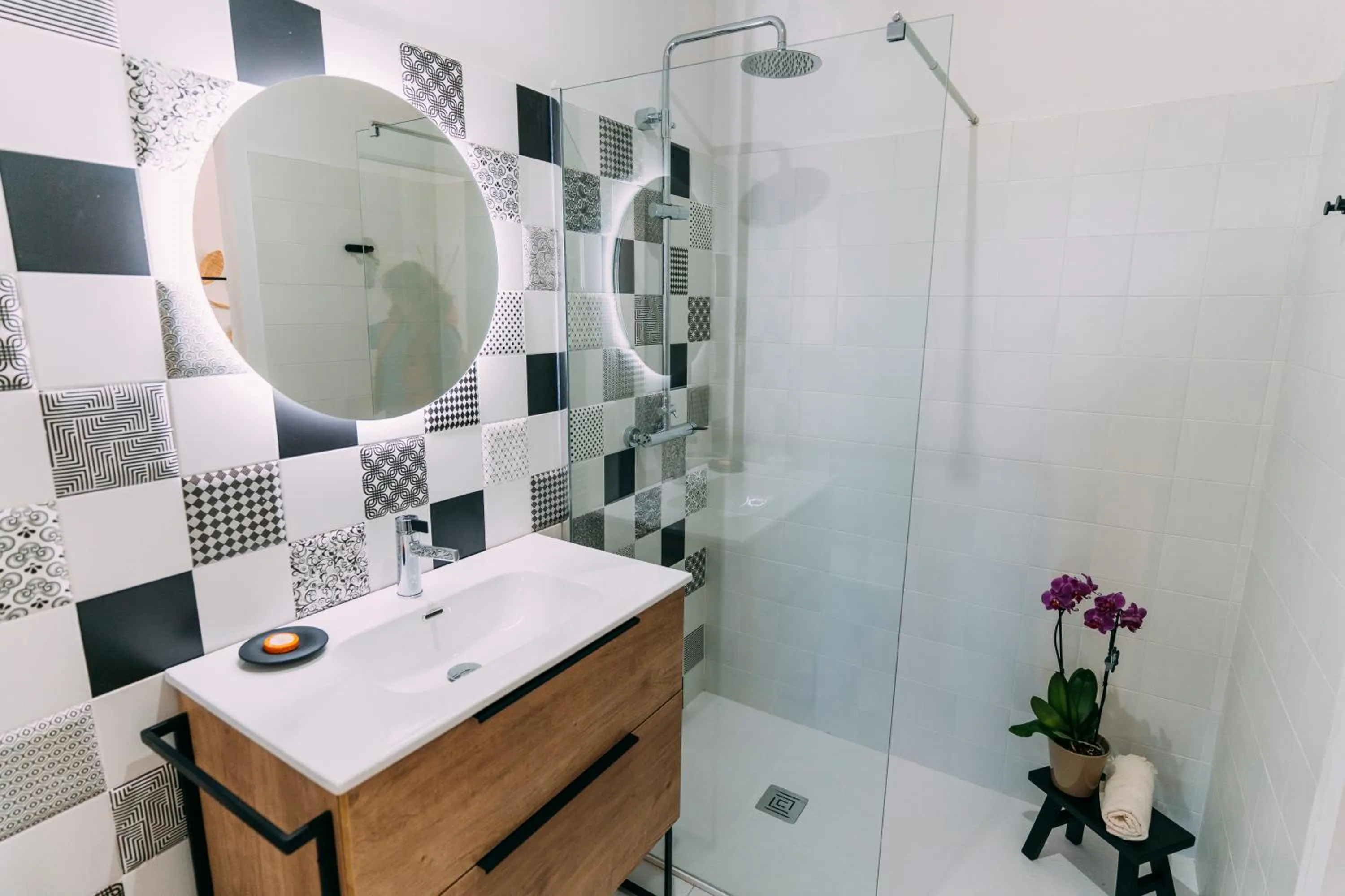 Shower in L'Hotelet del Delta - adults