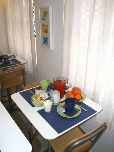 Restaurant/places to eat in Hotel Caprera