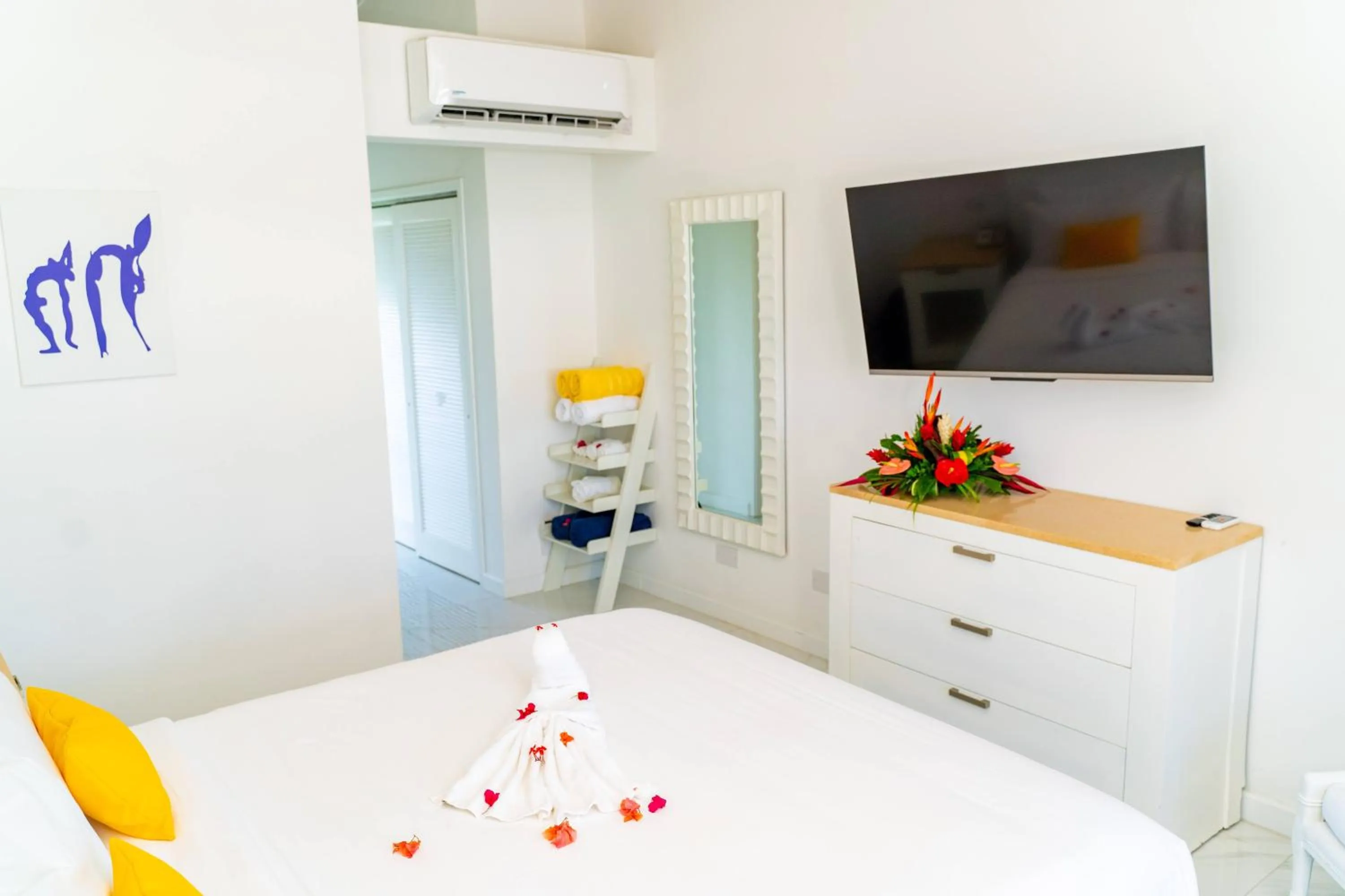 Bed in The SoCo House - All-Inclusive