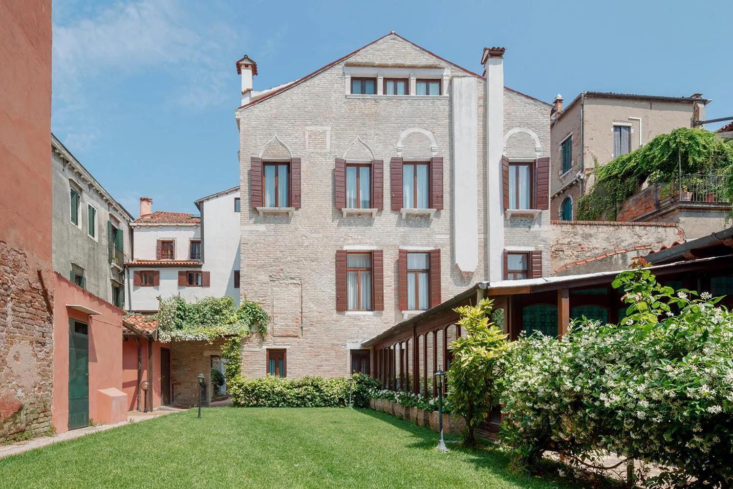 Property building in Hotel Pausania