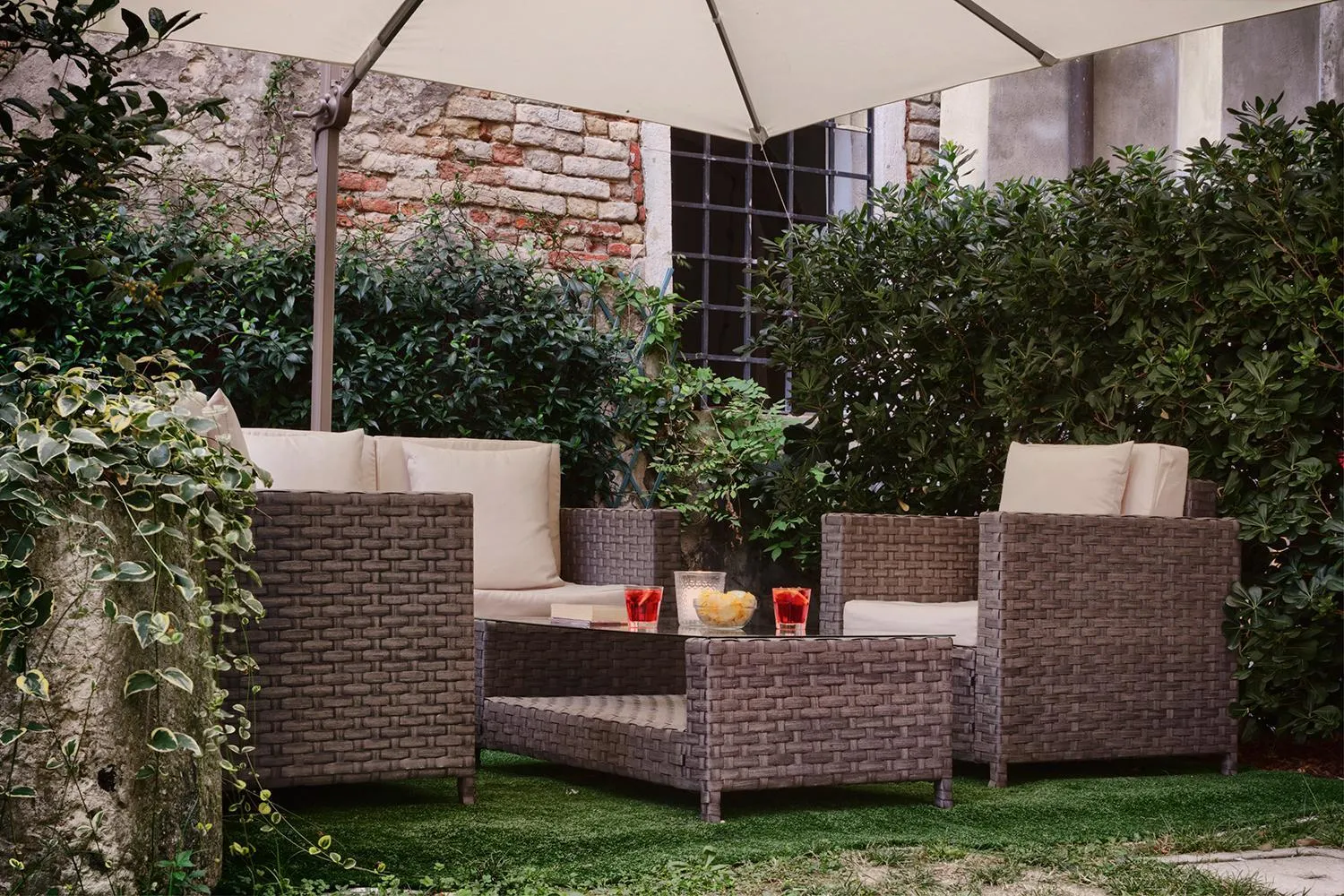 Patio in Hotel Pausania