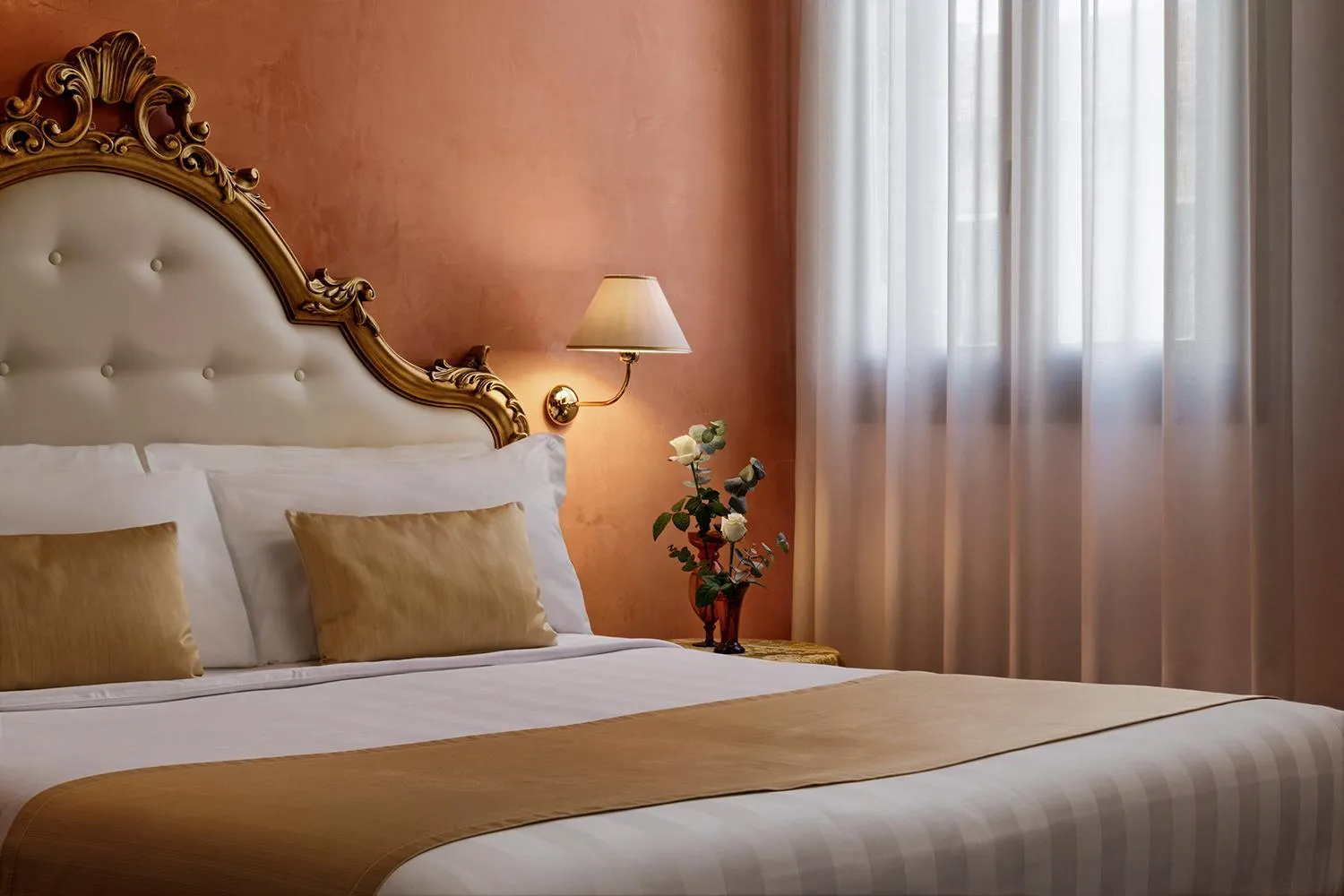 Bed in Hotel Pausania