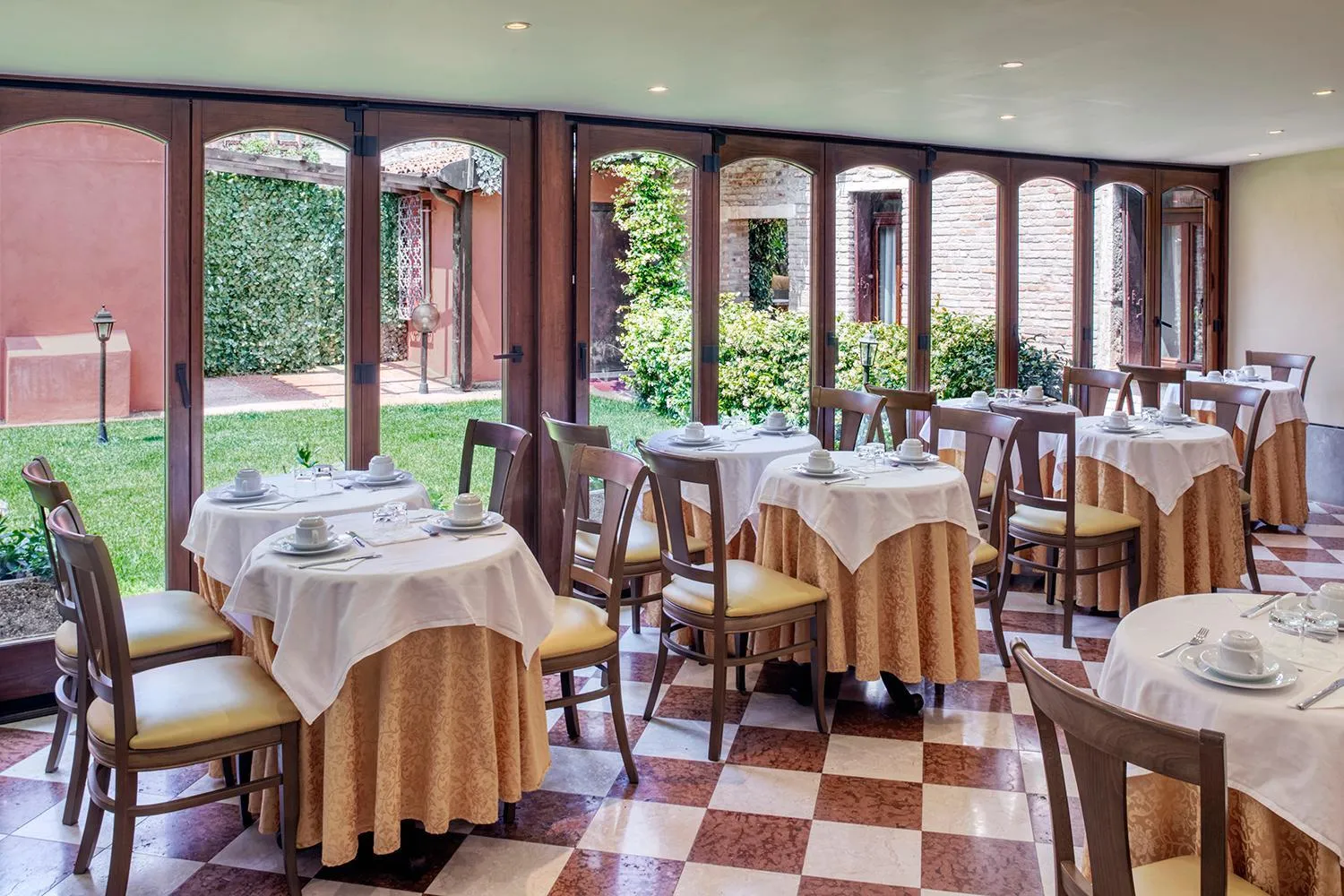 Breakfast in Hotel Pausania