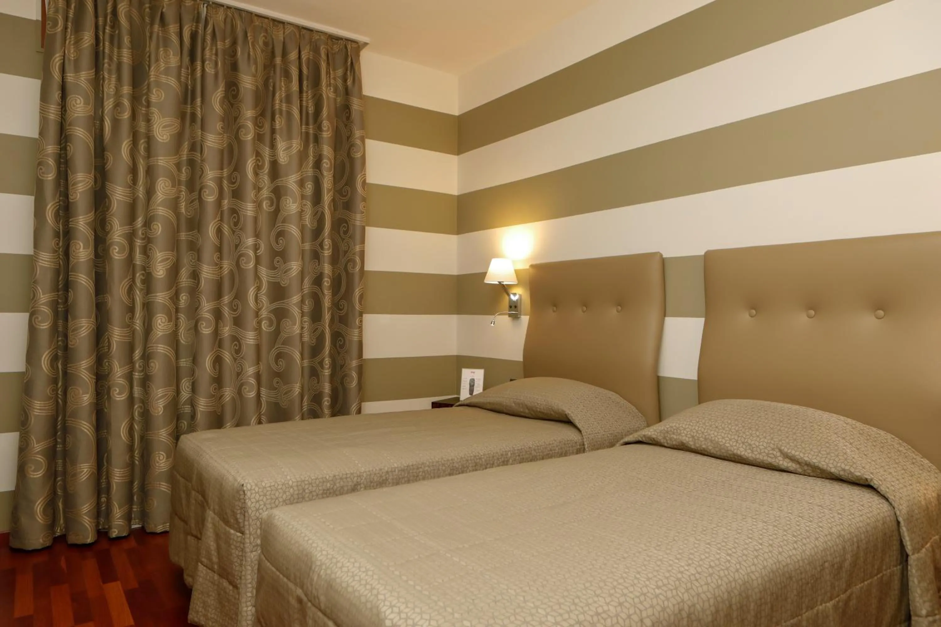 Bedroom, Bed in Hotel Lancaster