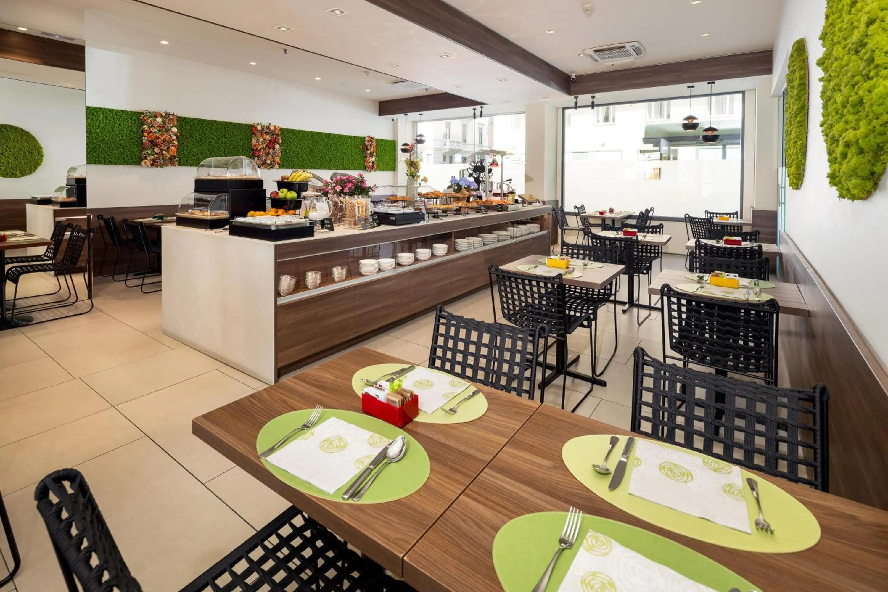 Breakfast in Best Western Hotel Luxor