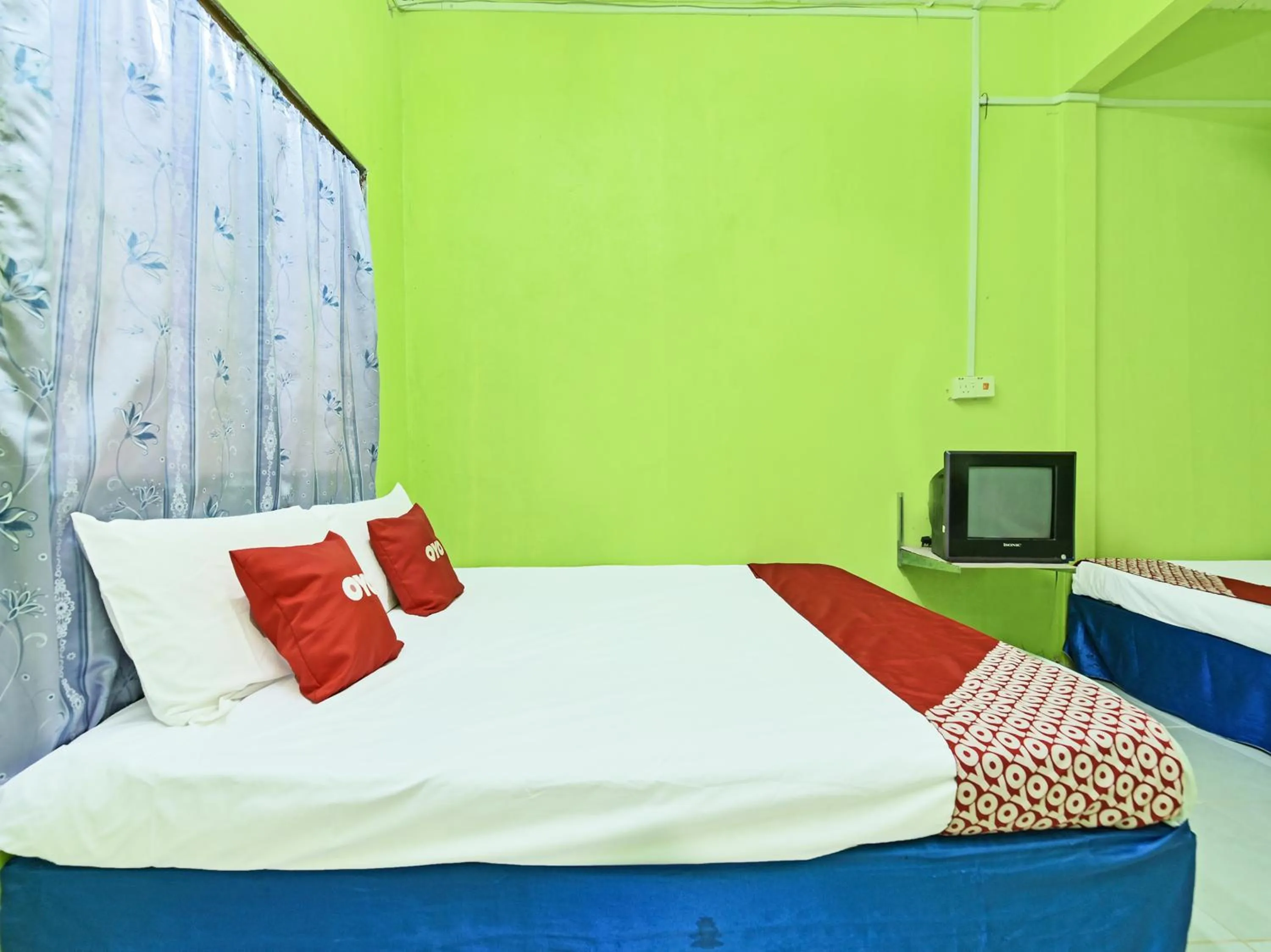 Bedroom, Bed in OYO 90454 Haza Harmoni Guesthouse