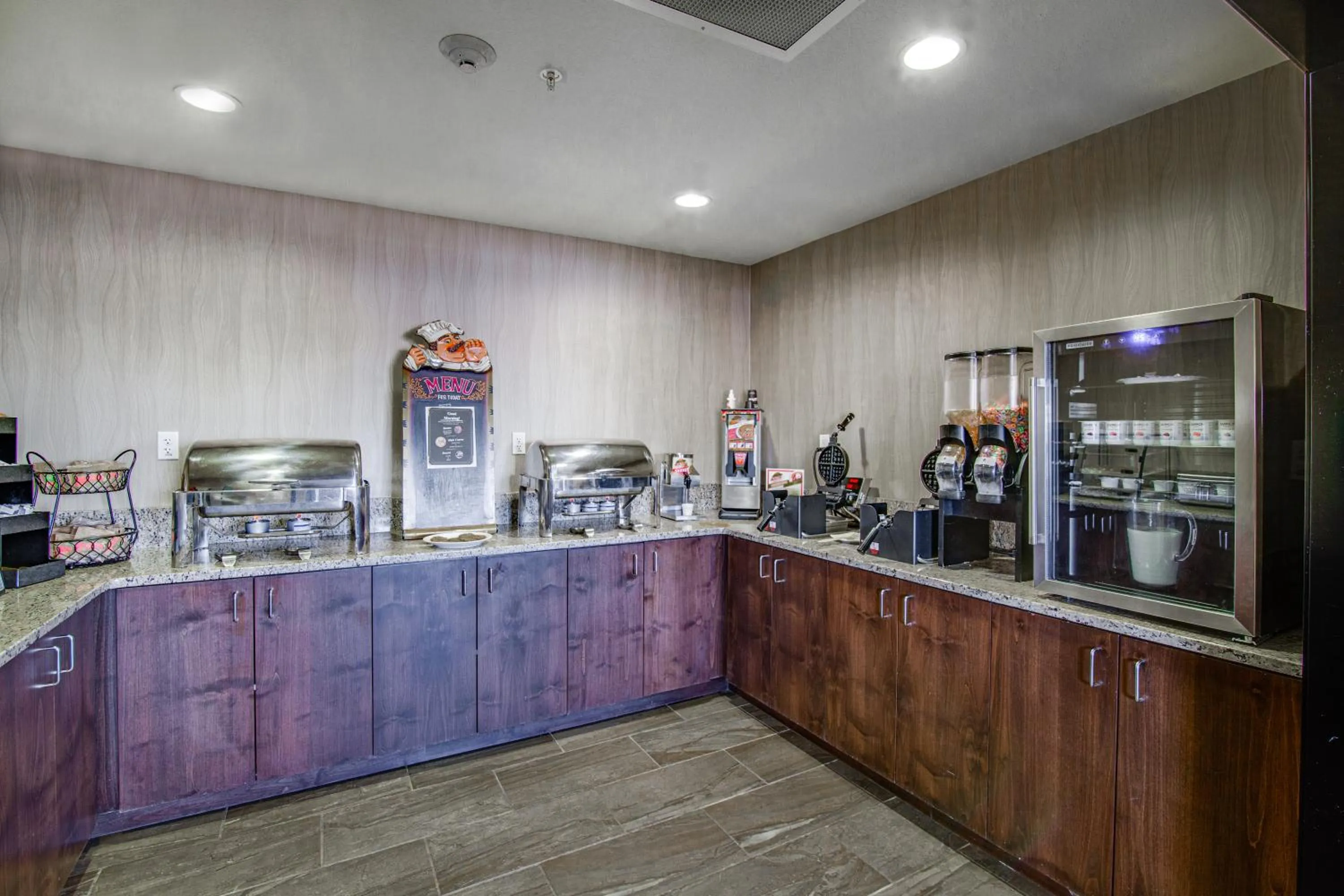 Buffet breakfast in Inn at Hunters Run