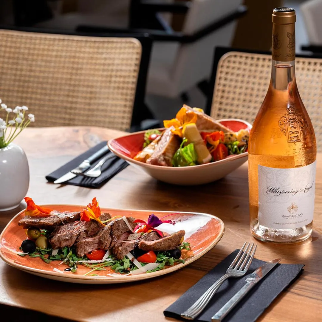 Food in Hotel TQ Plaza