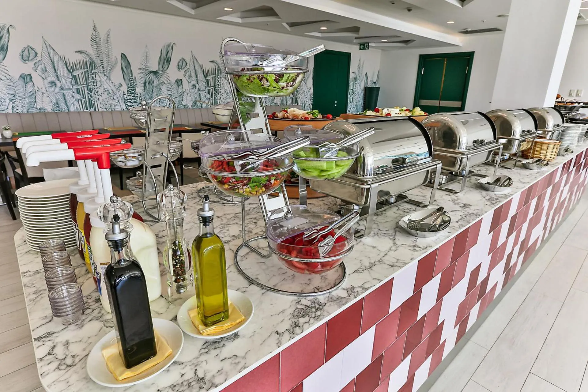 Restaurant/places to eat in Hotel TQ Plaza