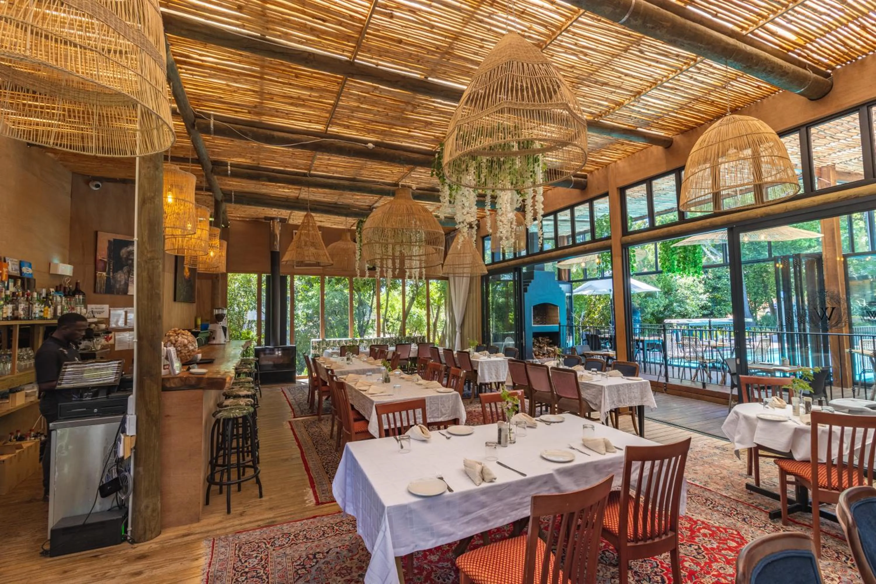 Restaurant/places to eat in Val de Vine