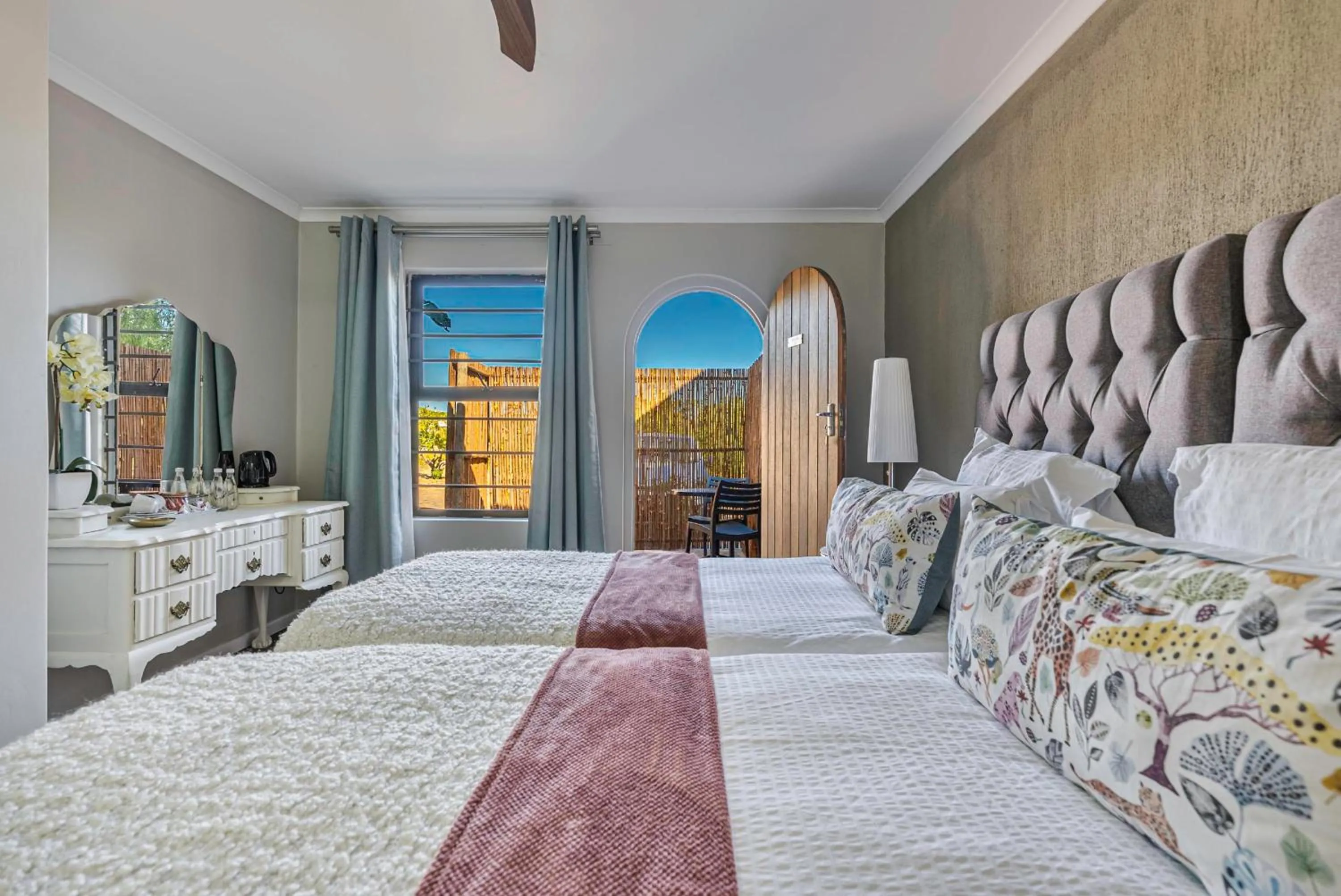 Photo of the whole room, Bed in Val de Vine