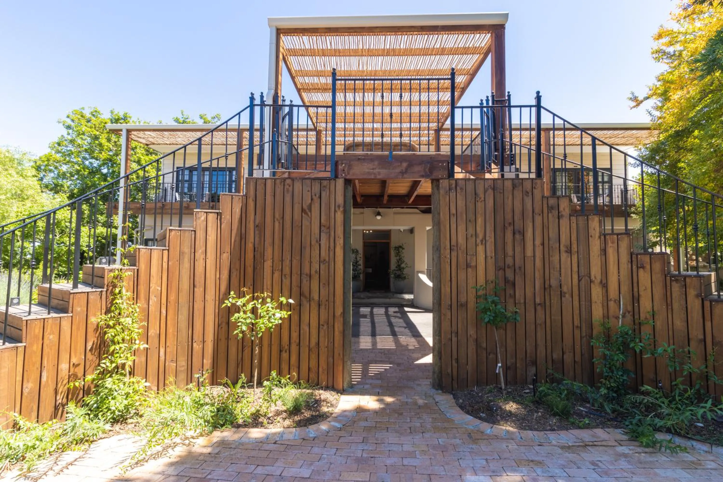 Property building in Val de Vine