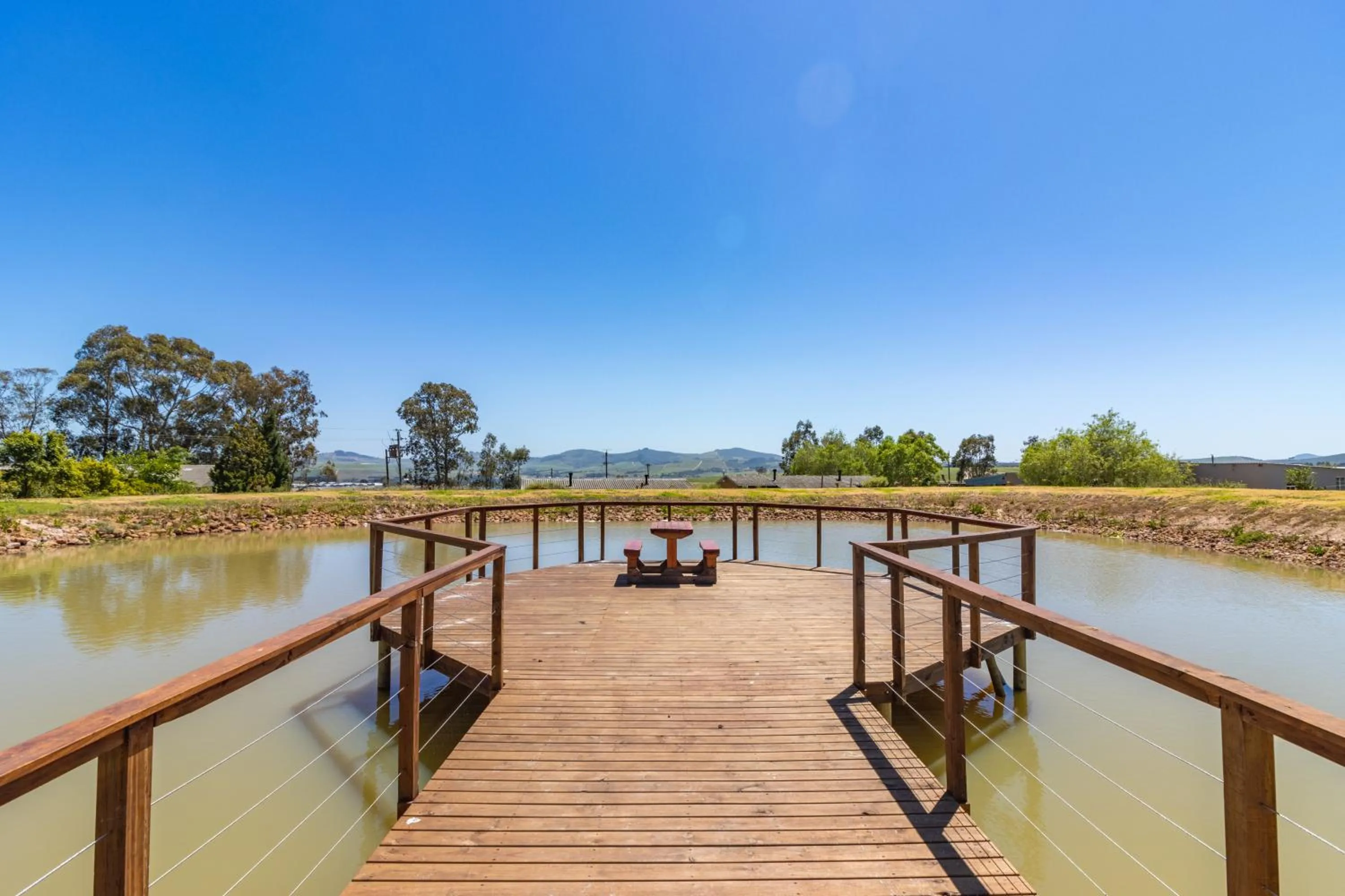 Property building in Val de Vine