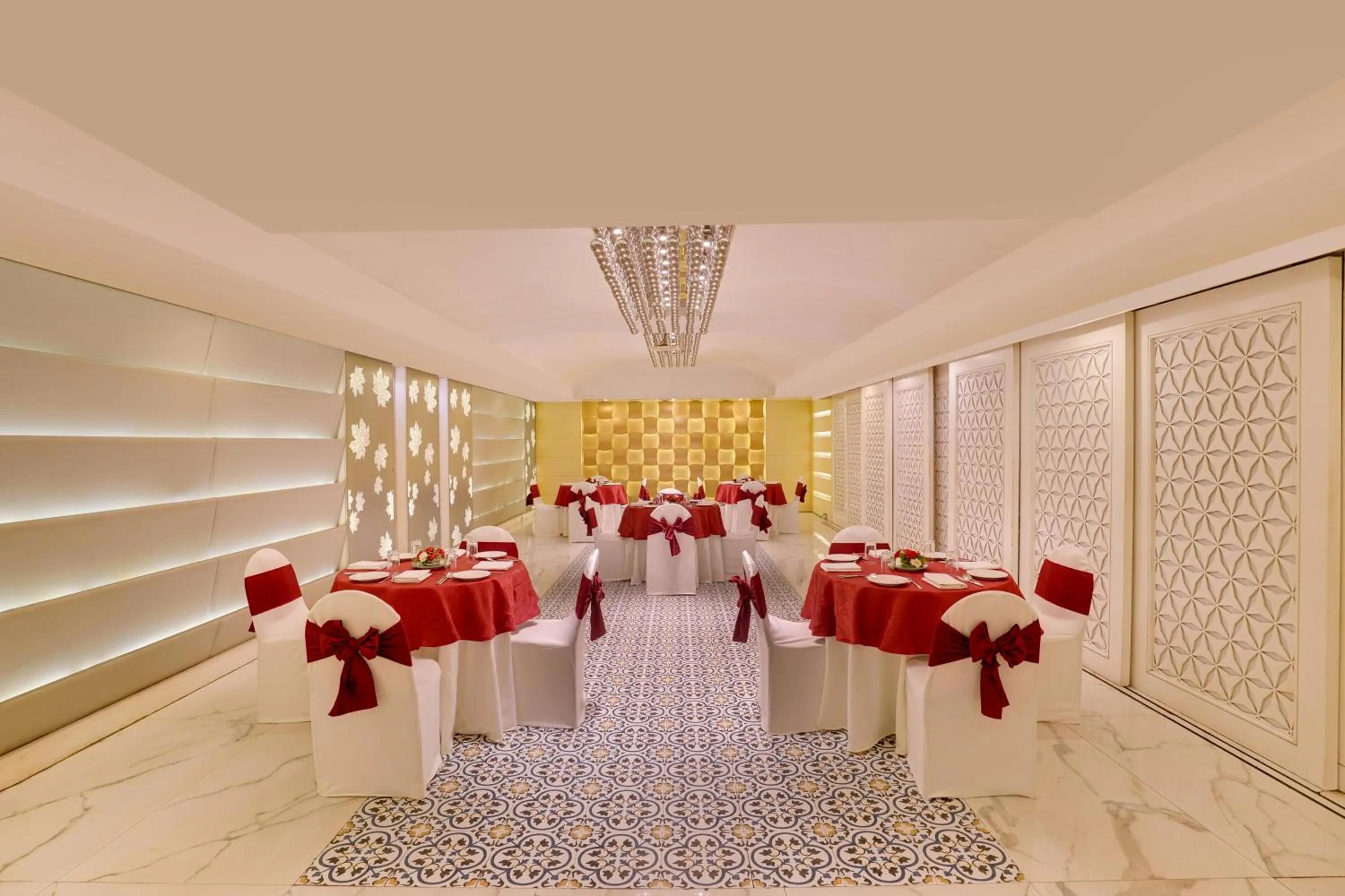 Banquet/Function facilities in Lemon Tree Hotel, Centre Point, Jamshedpur