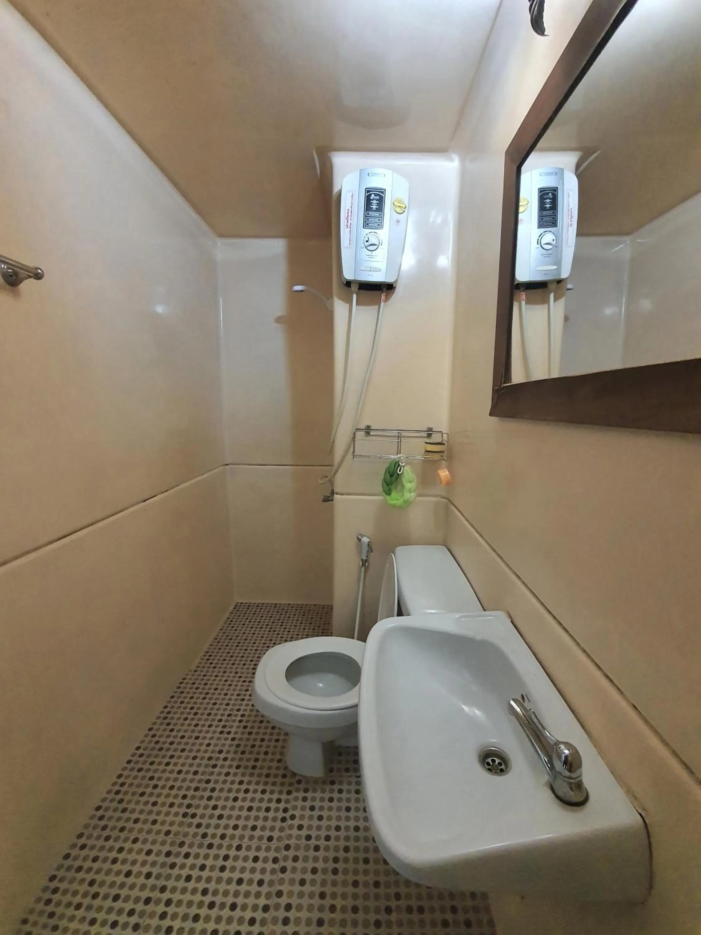 Bathroom in Great Location At IMPACT ARENA Muang Thong Thani C3