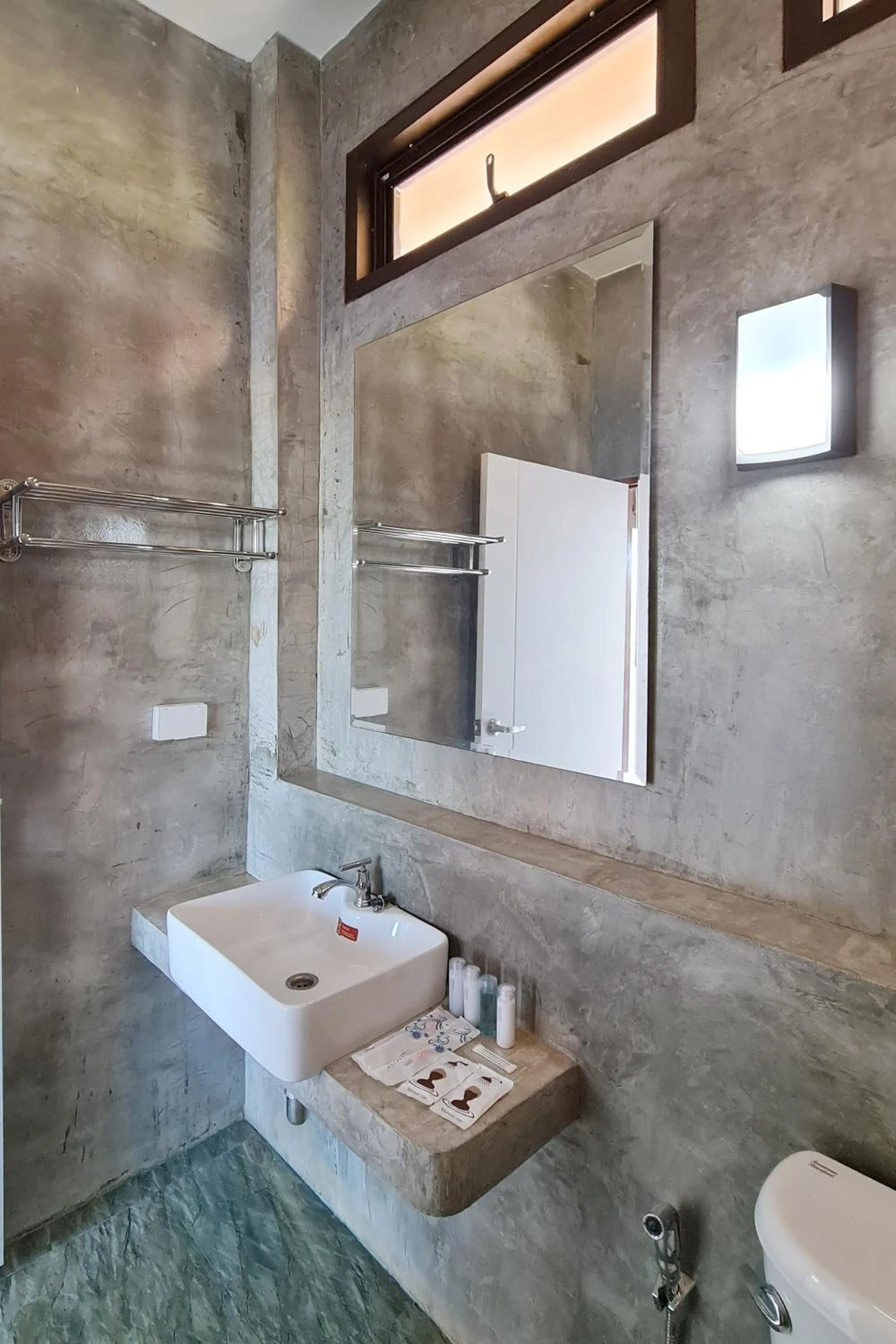 Bathroom in Phorpun Resort Lampang