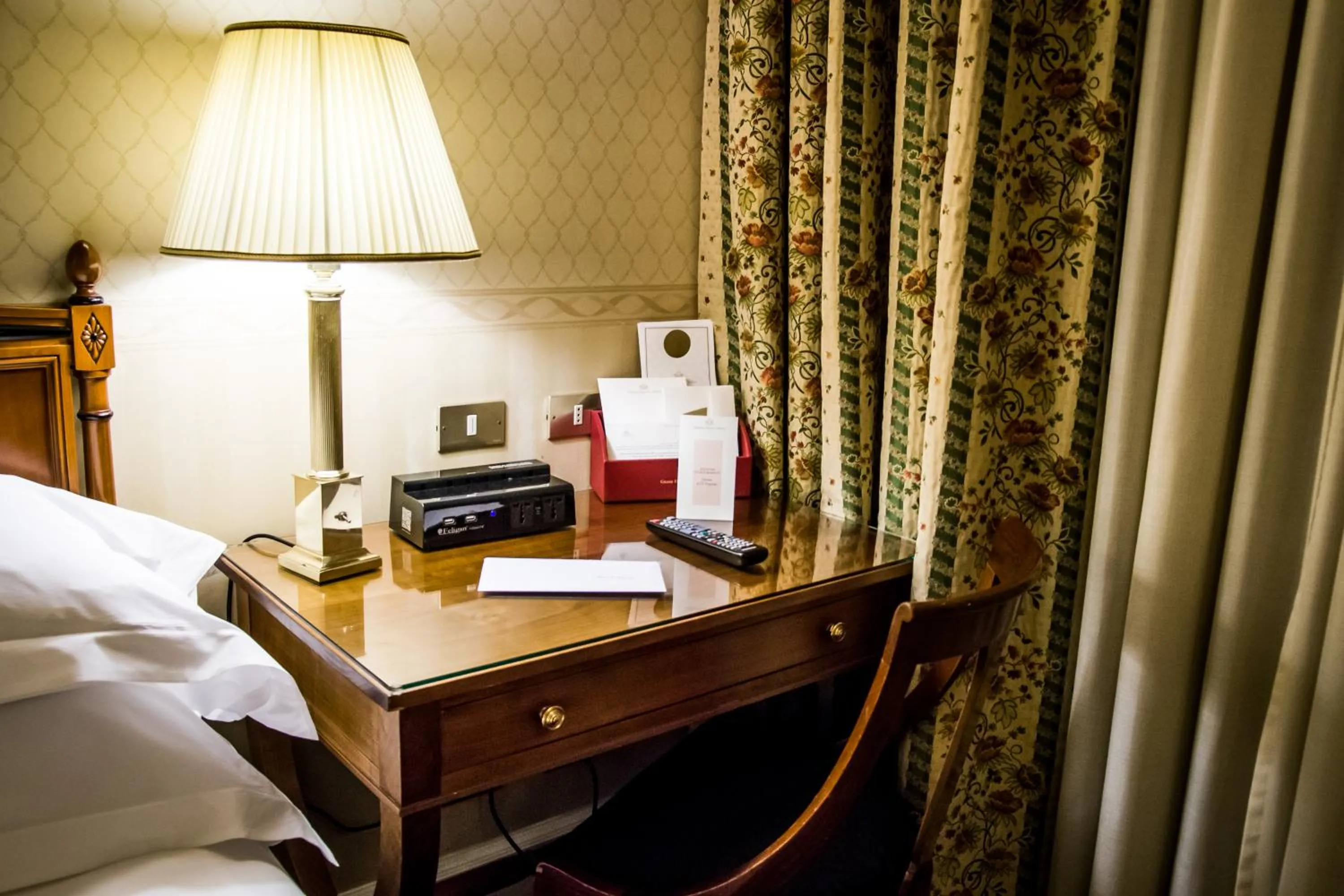 Photo of the whole room, Bed in Grand Hotel Sitea