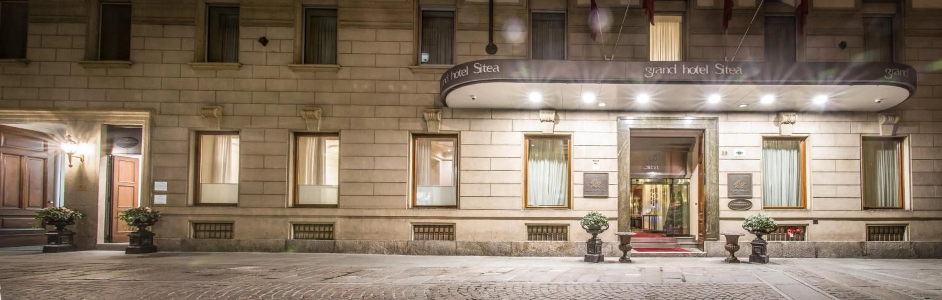 Facade/entrance in Grand Hotel Sitea