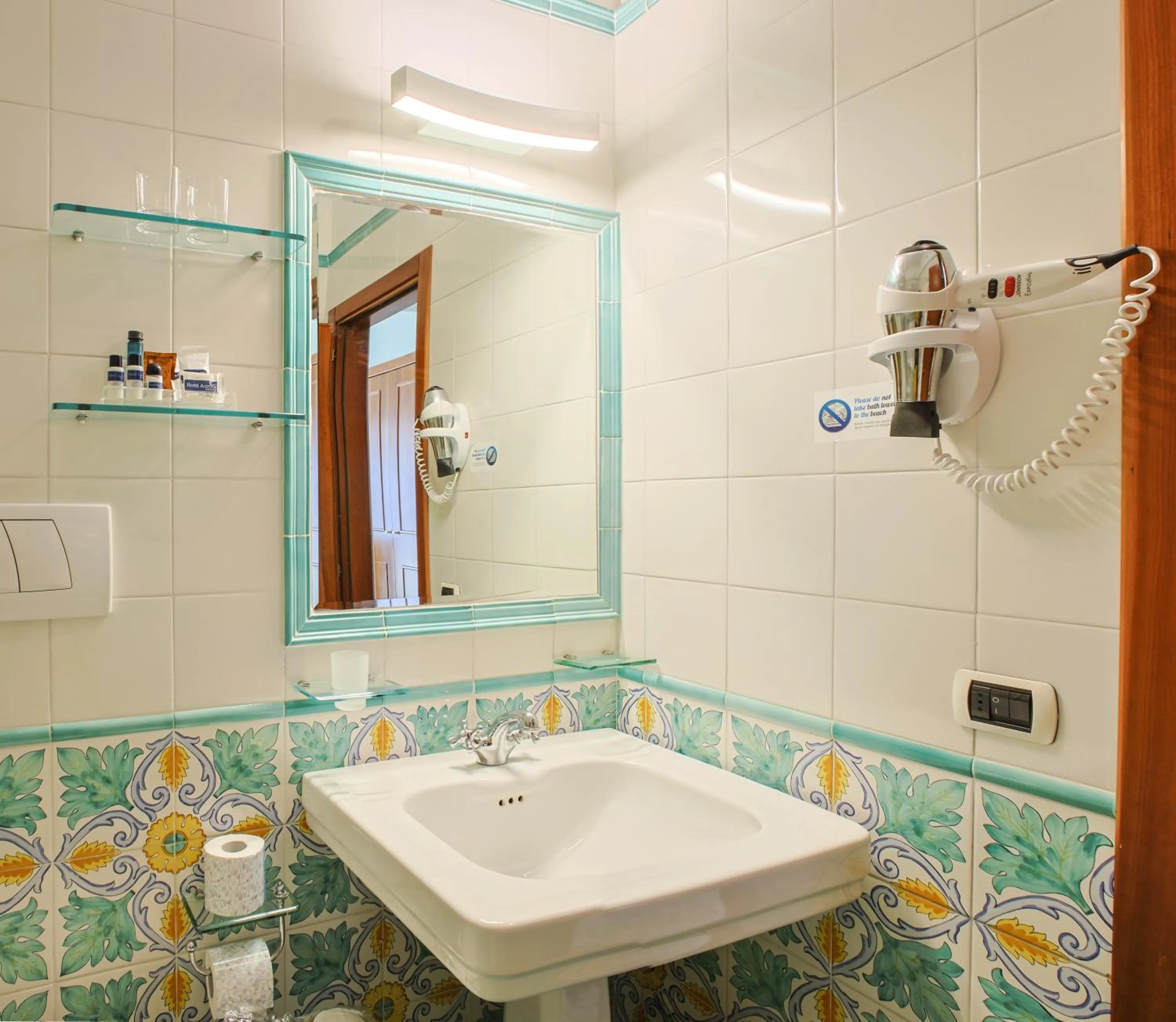 Bathroom in Hotel Aurora