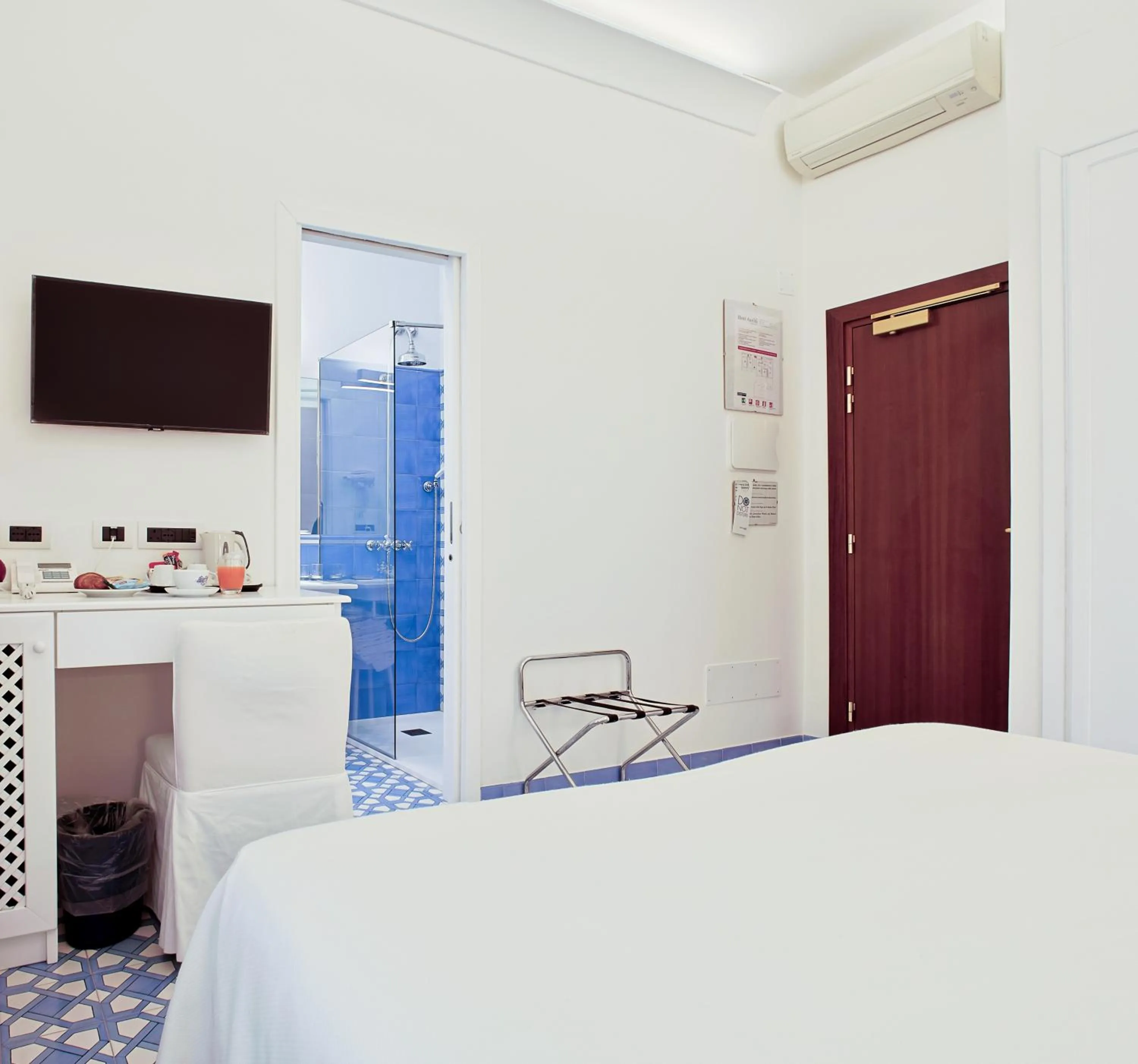 Photo of the whole room, Bed in Hotel Aurora