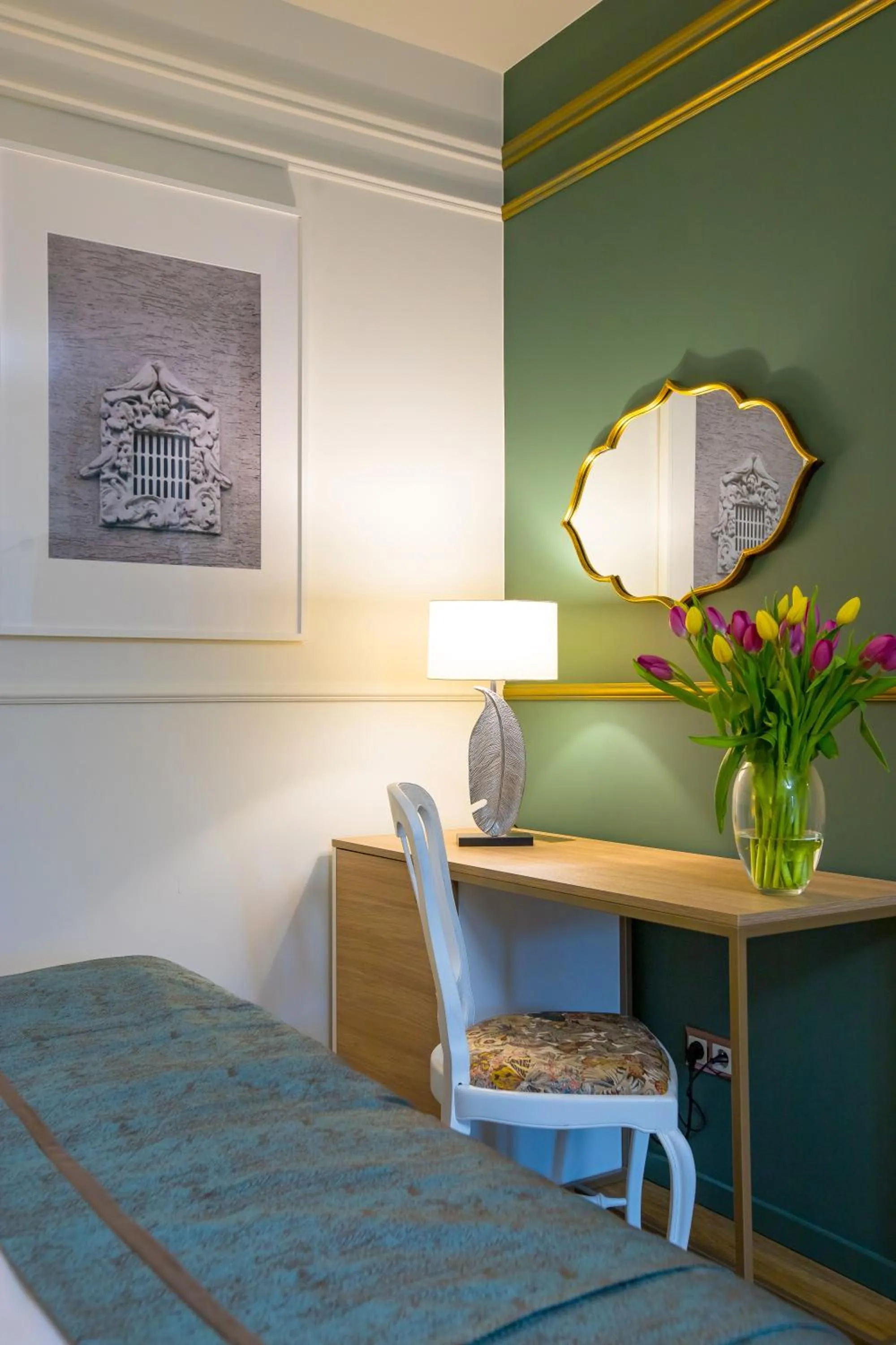 Seating area, Bed in Hotel na Skarpie