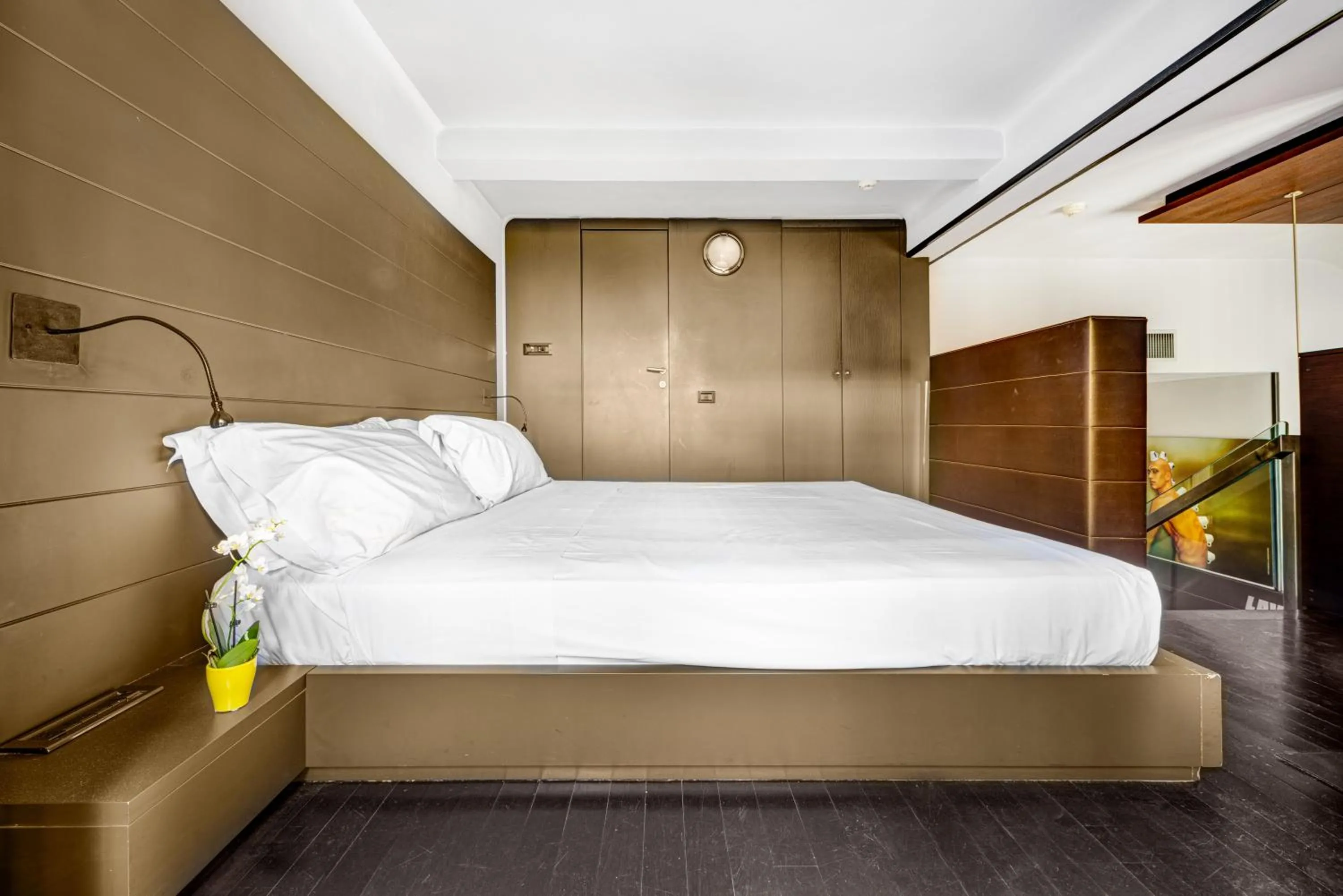 Bed in Art Hotel Boston