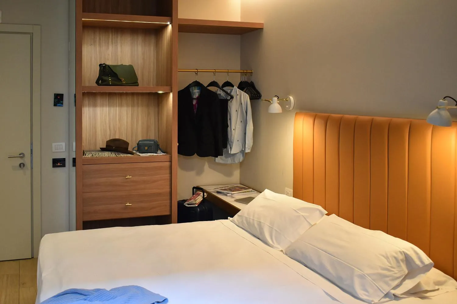 Bedroom, Bed in Art Hotel Boston