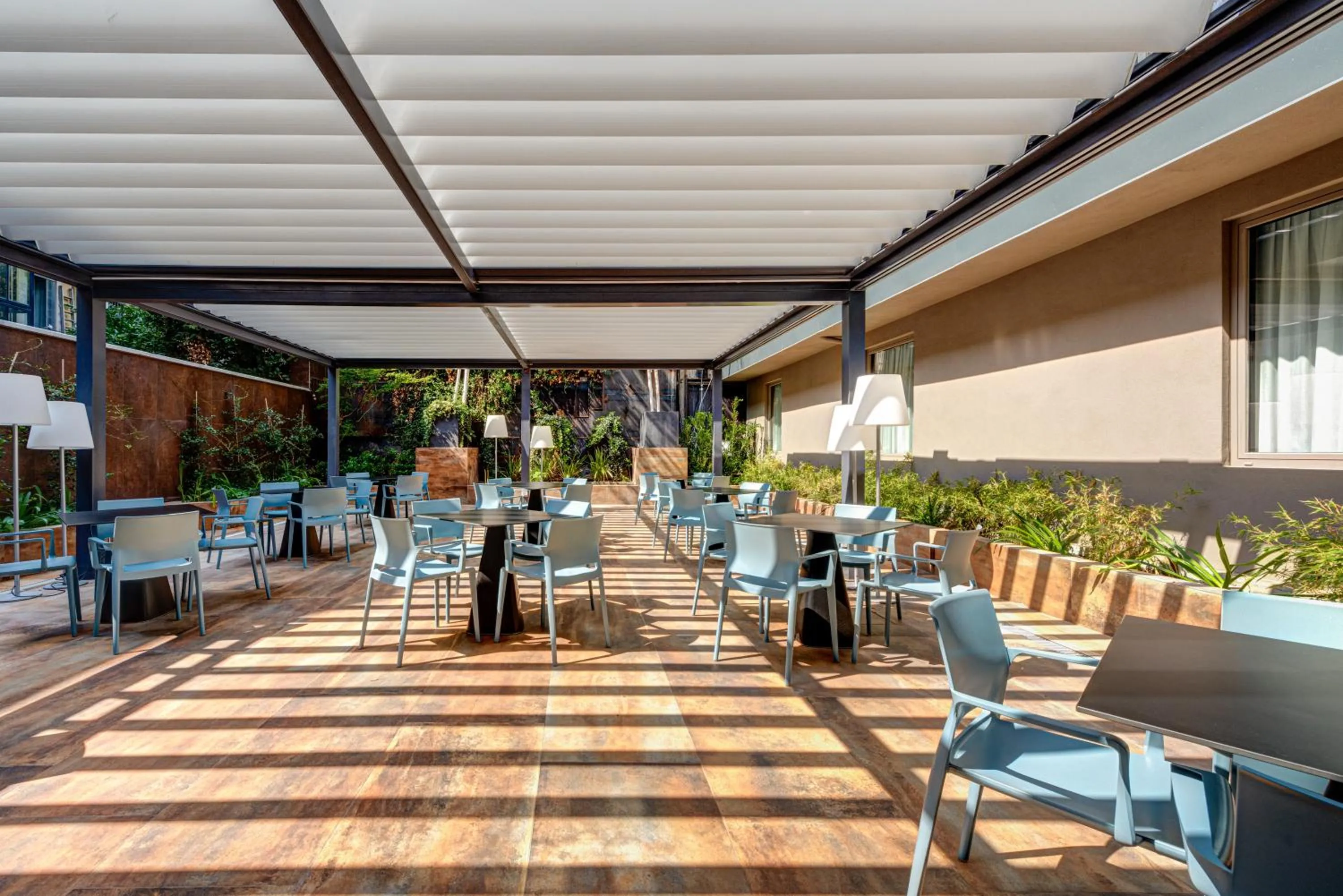 Patio in Art Hotel Boston