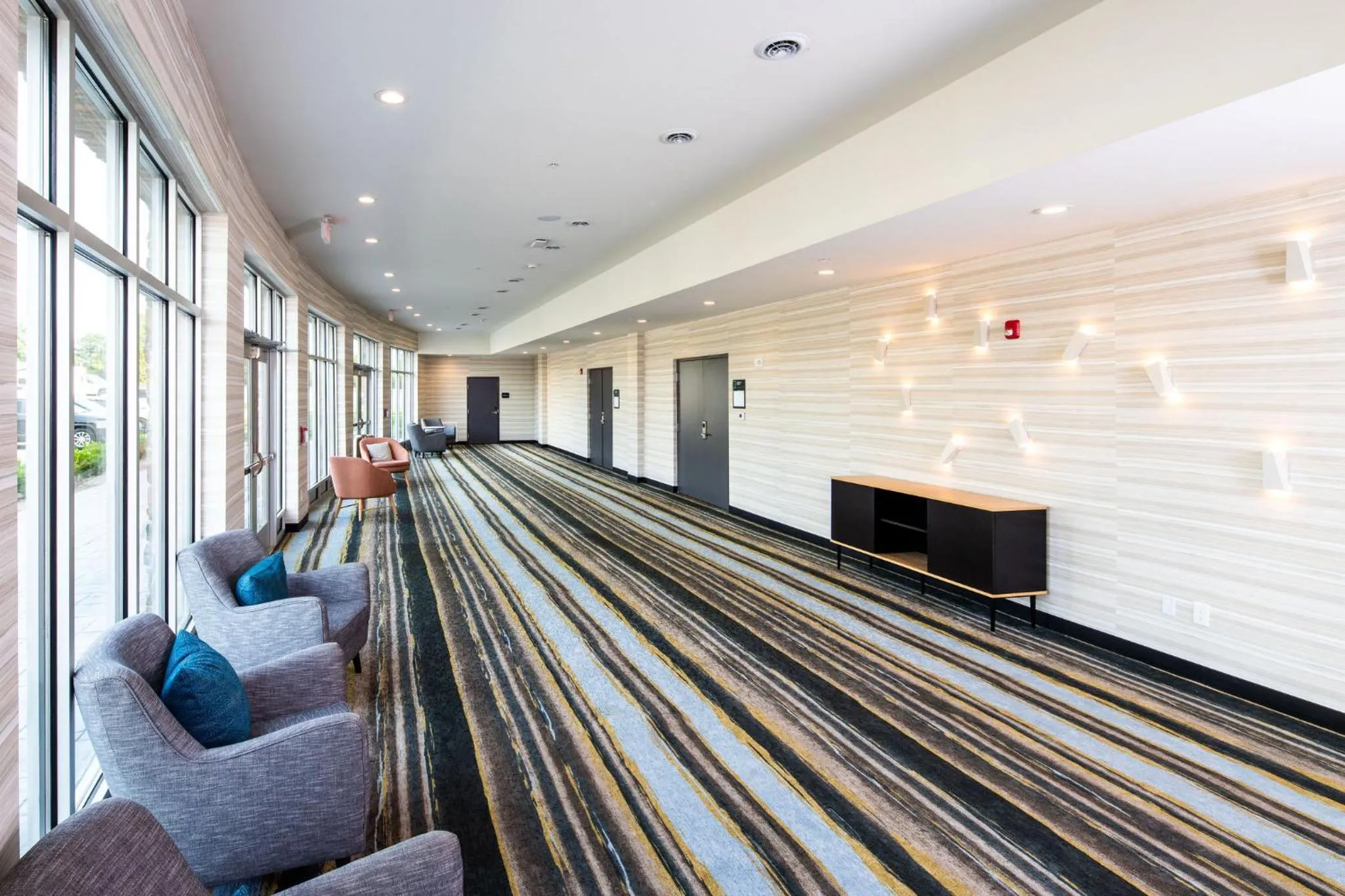 Meeting/conference room in Holiday Inn & Suites Detroit - Troy by IHG