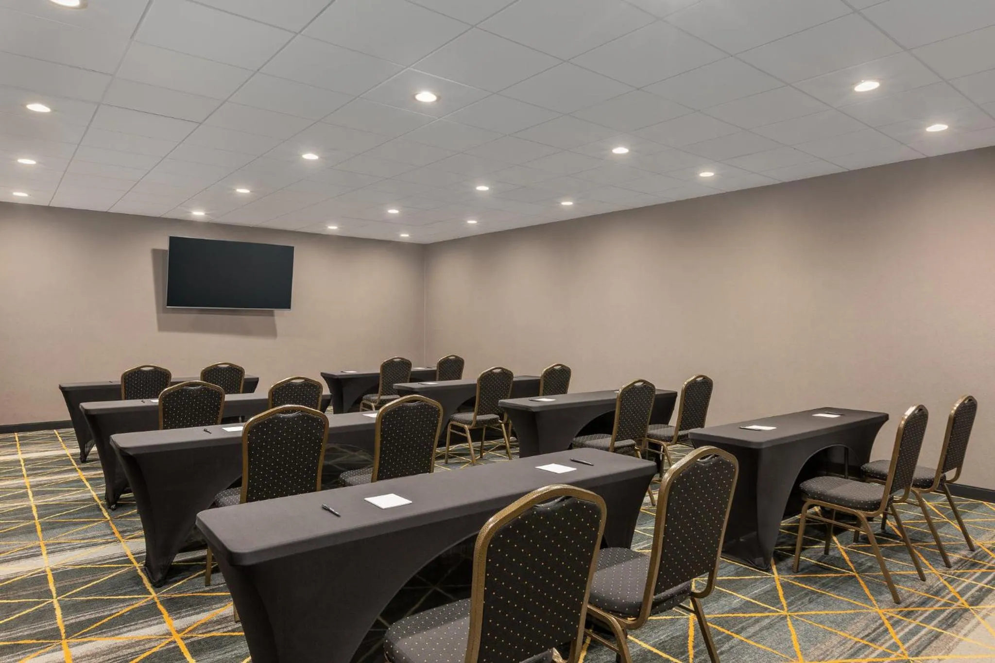 Meeting/conference room in Holiday Inn & Suites Detroit - Troy by IHG