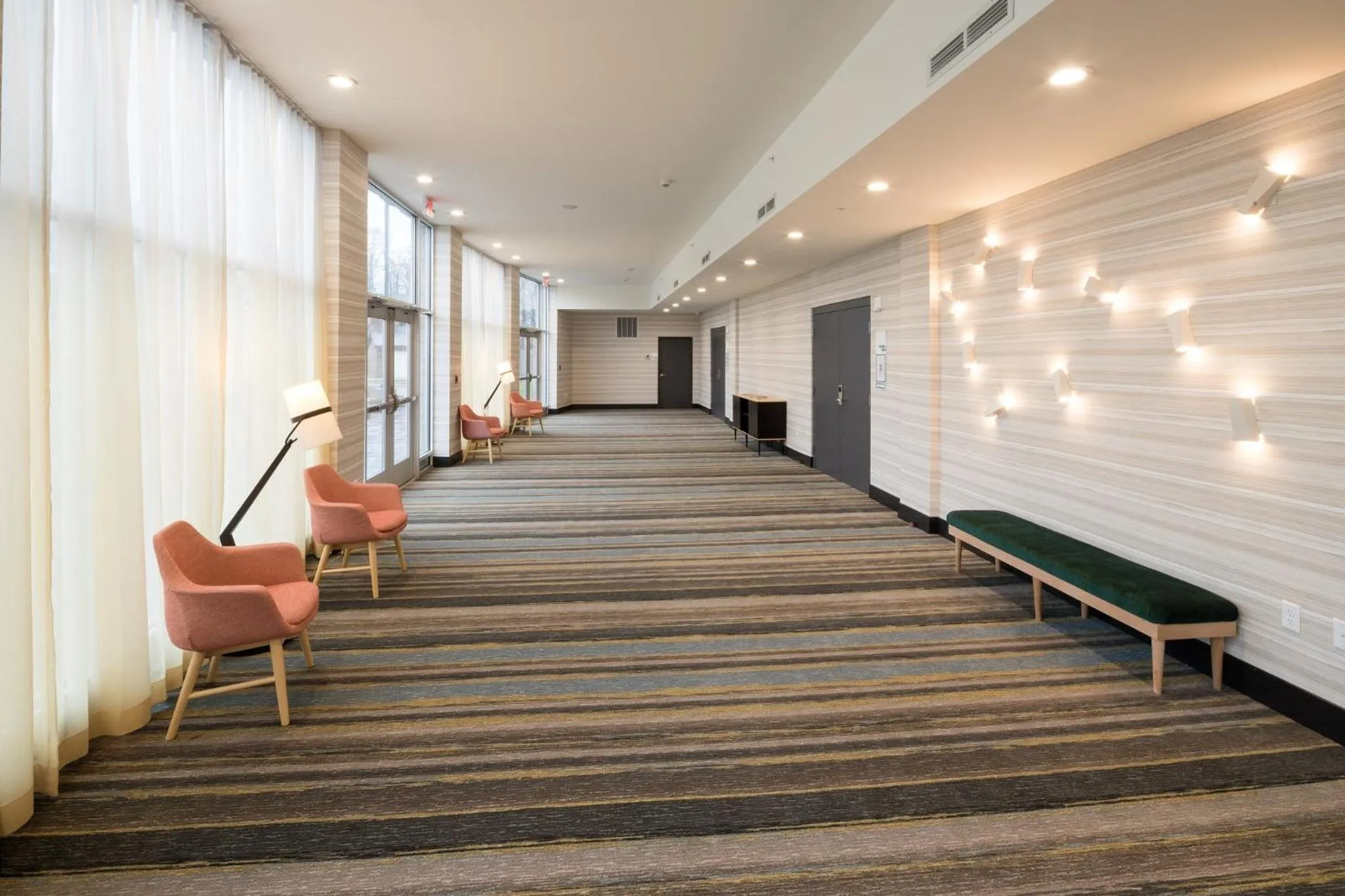 Meeting/conference room in Holiday Inn & Suites Detroit - Troy by IHG