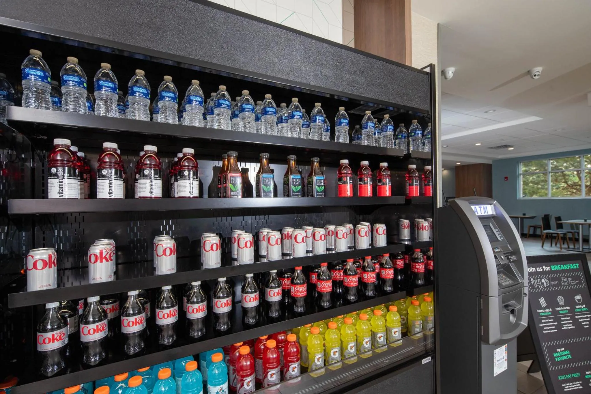 Lobby or reception in Holiday Inn & Suites Detroit - Troy by IHG