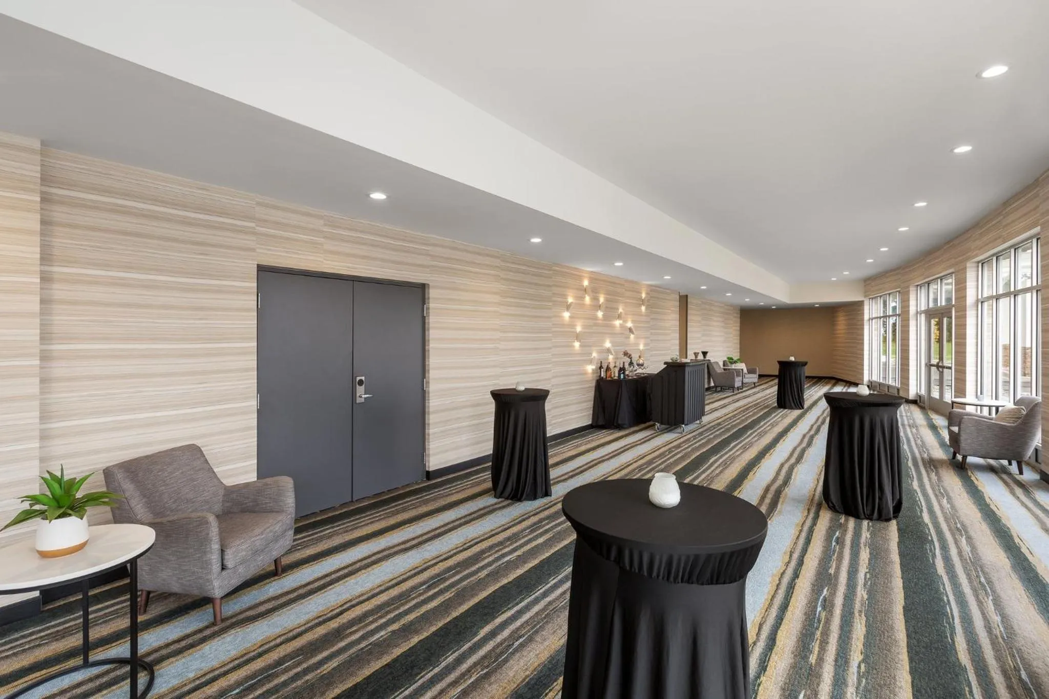 Meeting/conference room in Holiday Inn & Suites Detroit - Troy by IHG
