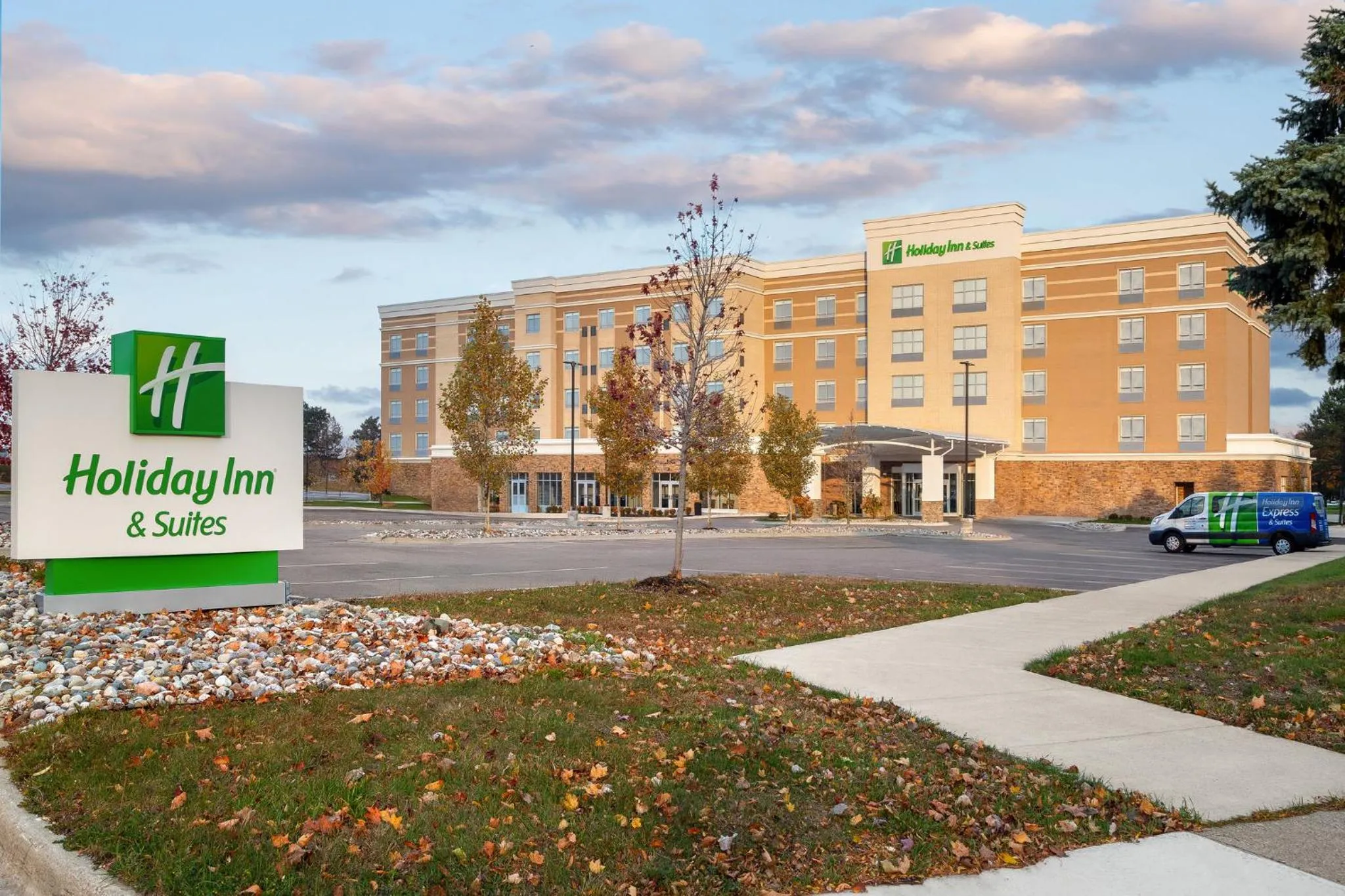 Property building in Holiday Inn & Suites Detroit - Troy by IHG