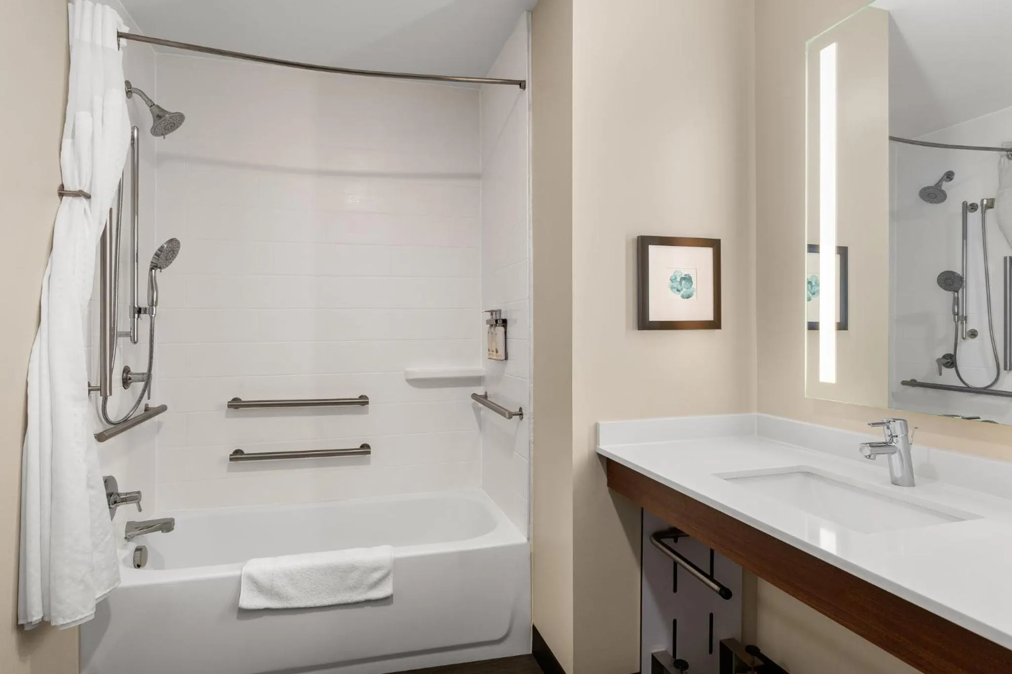 Photo of the whole room in Holiday Inn & Suites Detroit - Troy by IHG