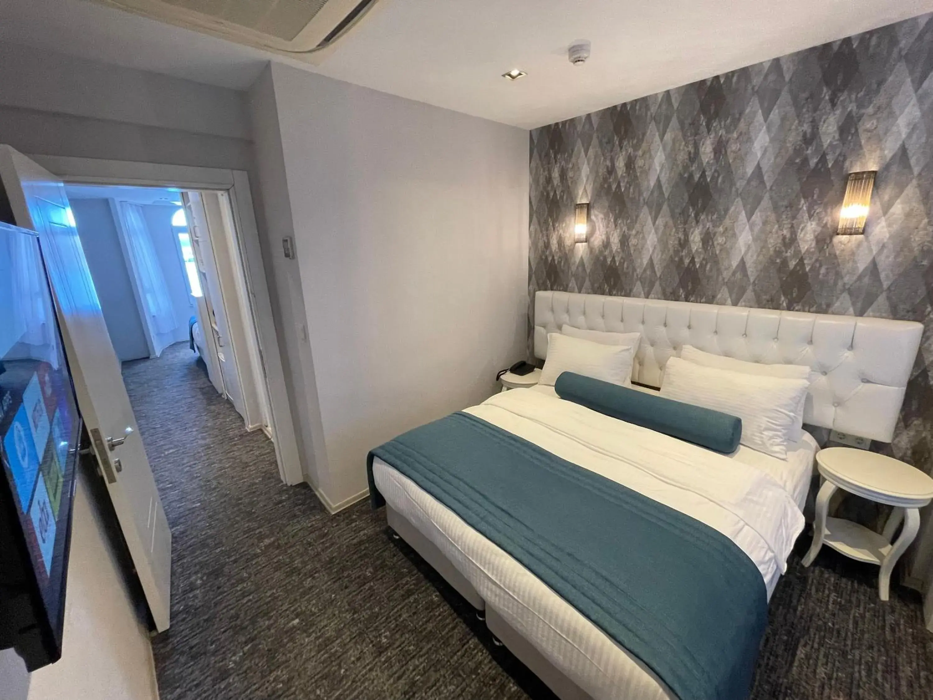 Triple Room with Sea View in Kavi Seaside Hotel Triple Room with Sea View in Kavi Seaside Hotel