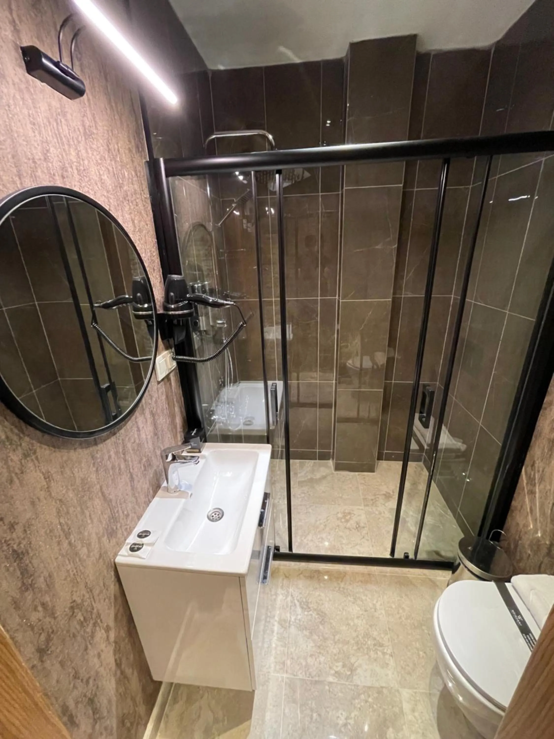 Shower in Mayfair Seaside Hotel