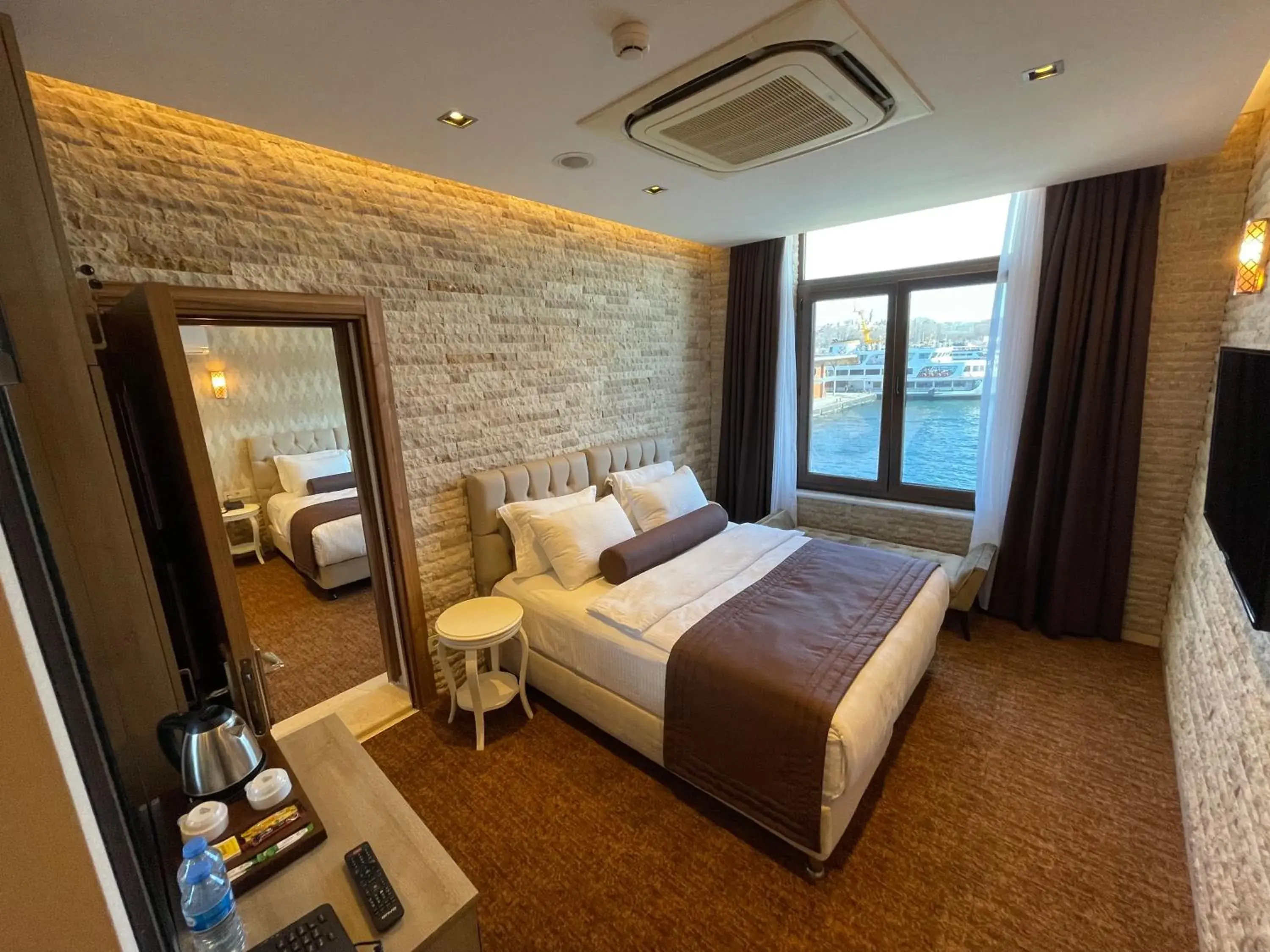 Family Room with Sea View in Kavi Seaside Hotel Family Room with Sea View in Kavi Seaside Hotel