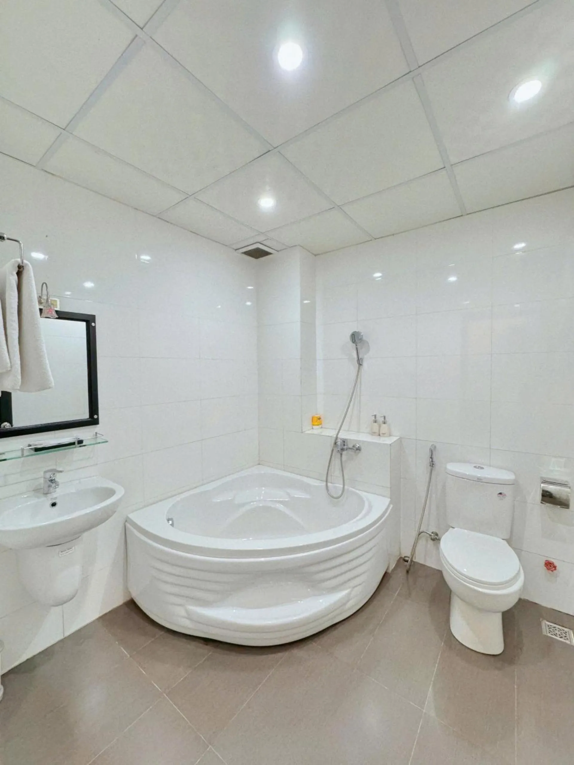 Toilet in Canary Boutique Hotel