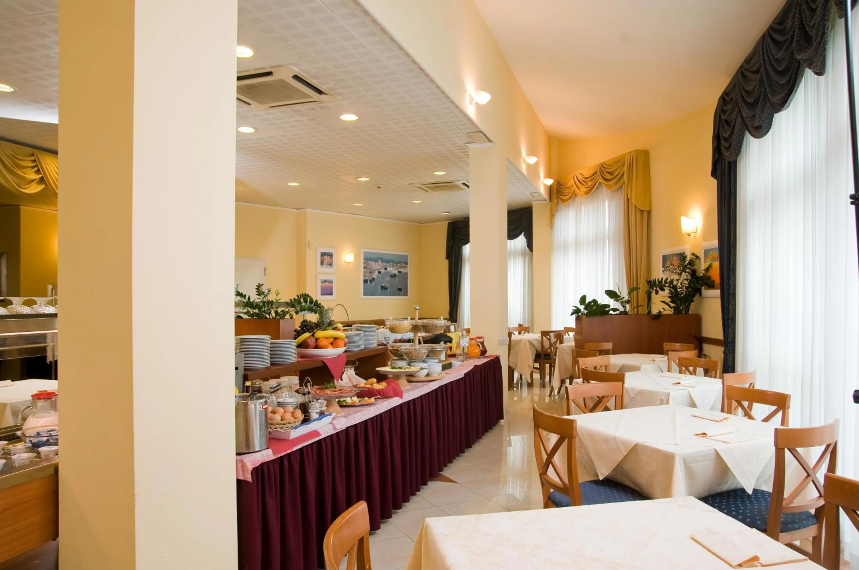 Restaurant/places to eat in Hotel Semifonte