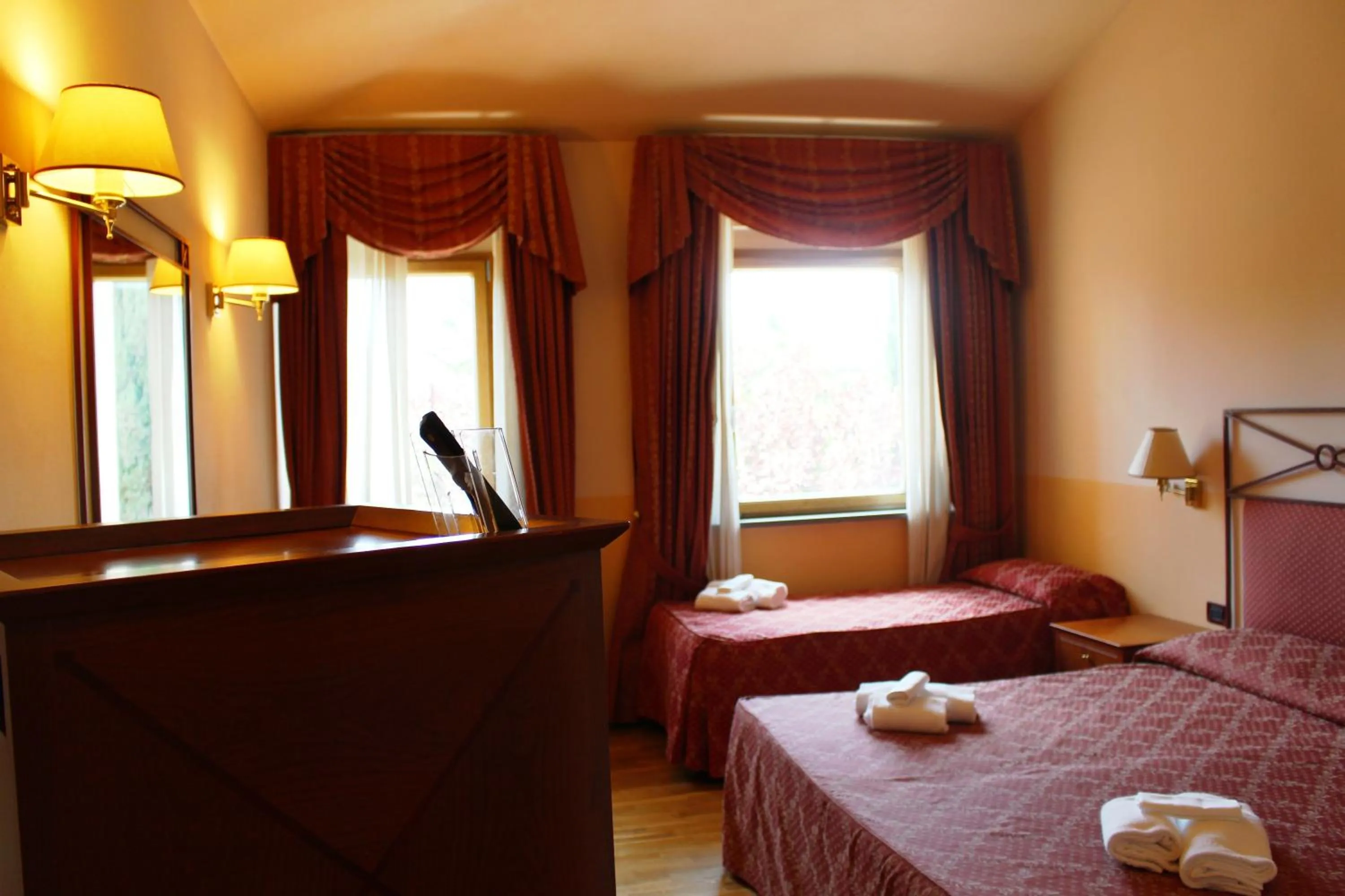 Photo of the whole room, Bed in Hotel Semifonte