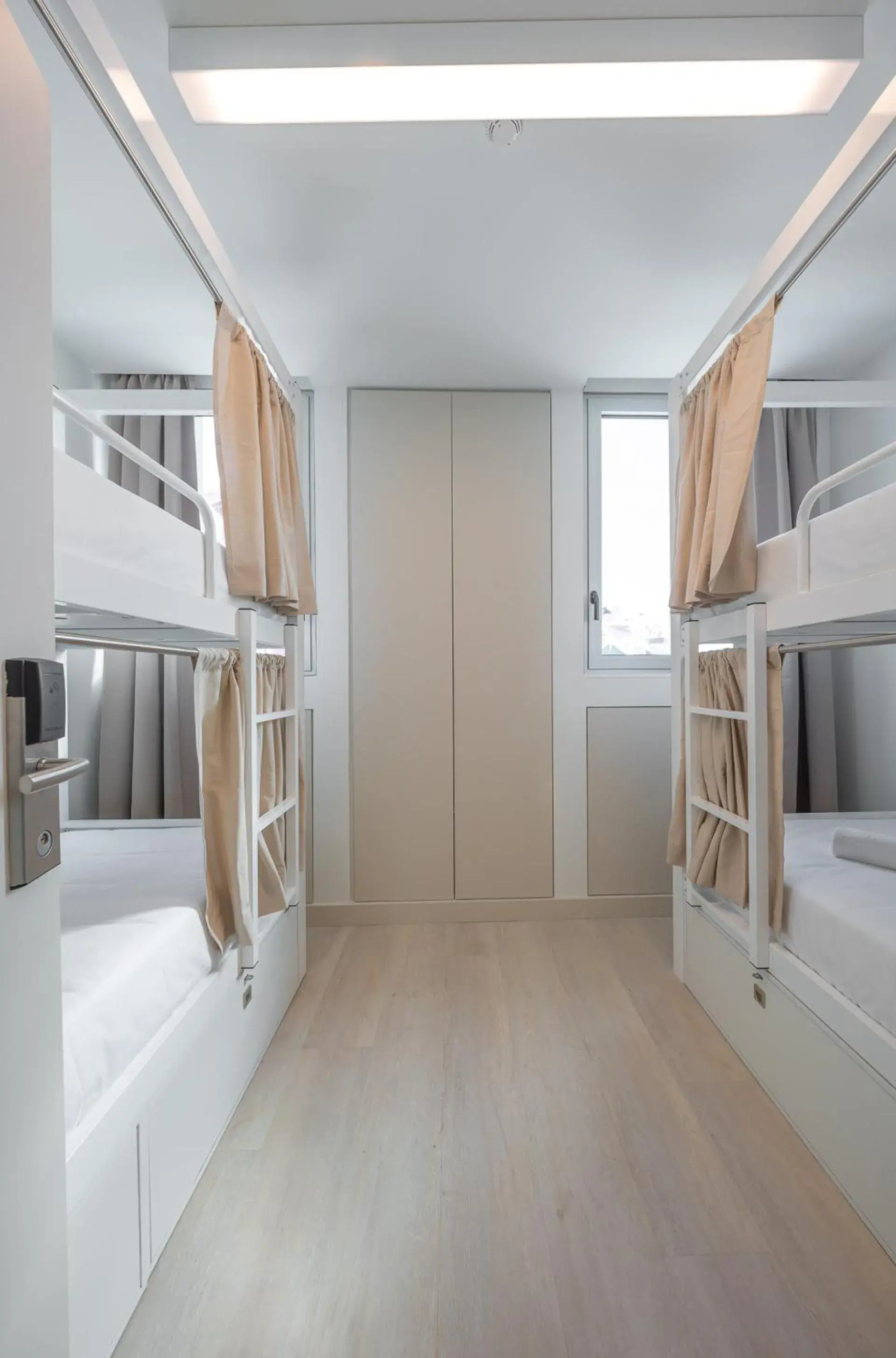 Bed in 4-Bed Standard Dormitory Room in We Hate F Tourists Bed in 4-Bed Standard Dormitory Room in We Hate F Tourists