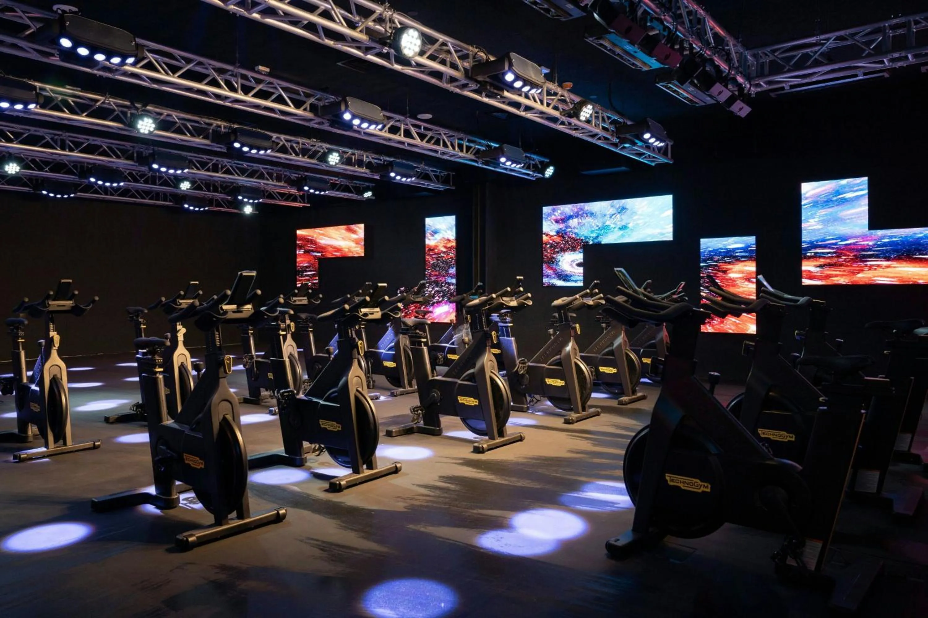 Area and facilities in W Dubai - Mina Seyahi