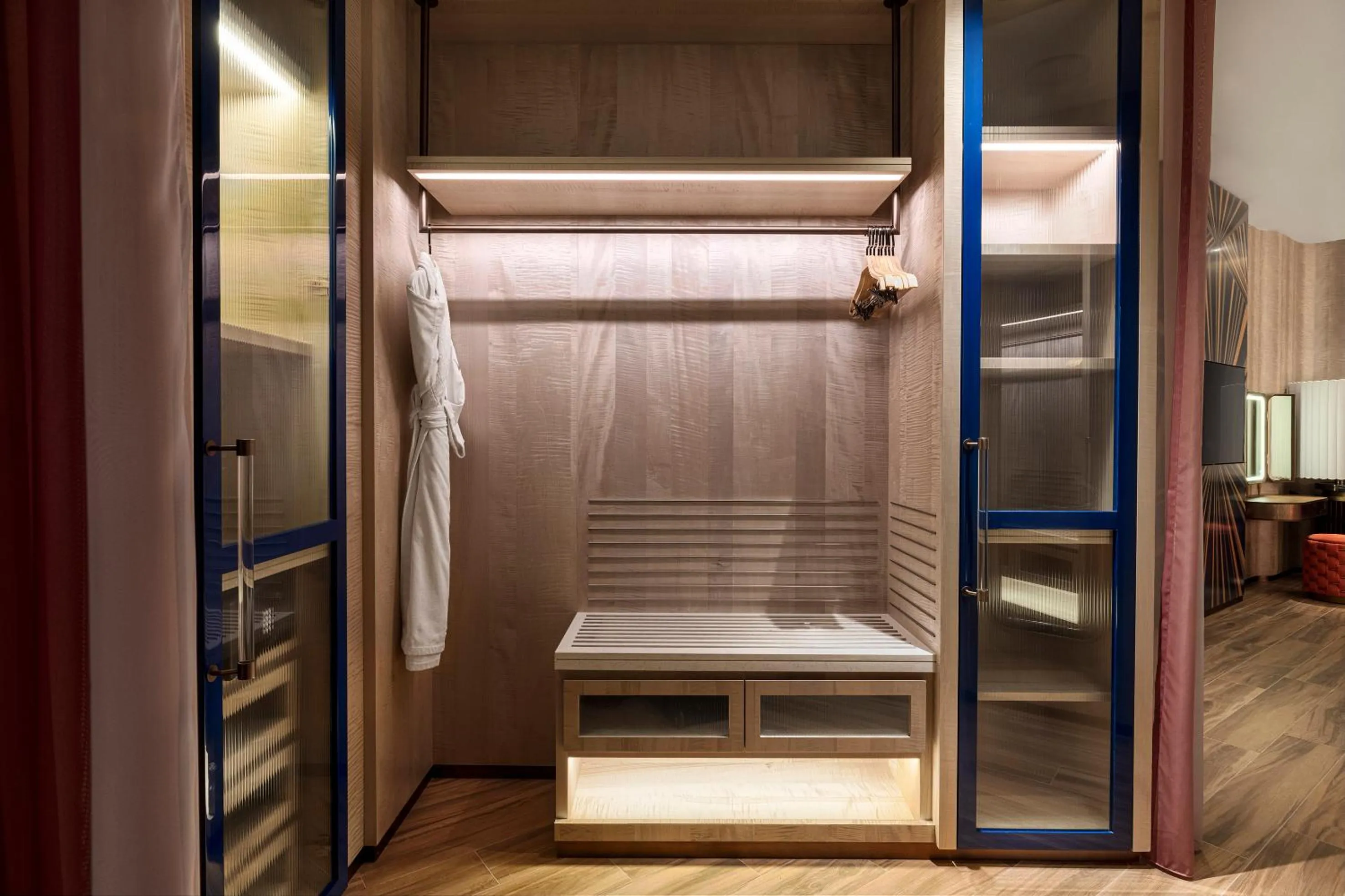wardrobe, Bed in W Dubai - Mina Seyahi