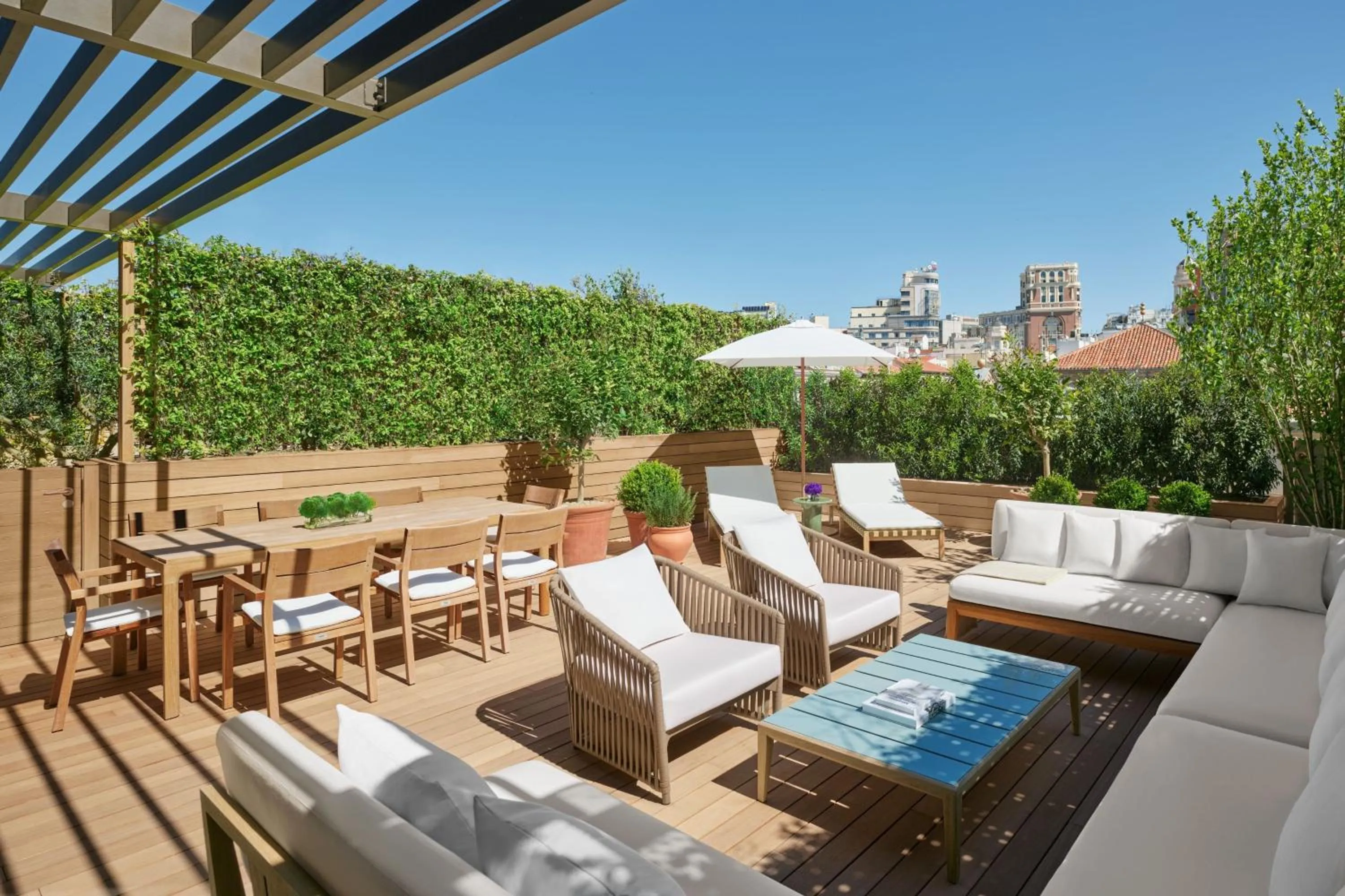 Photo of the whole room in The Madrid EDITION