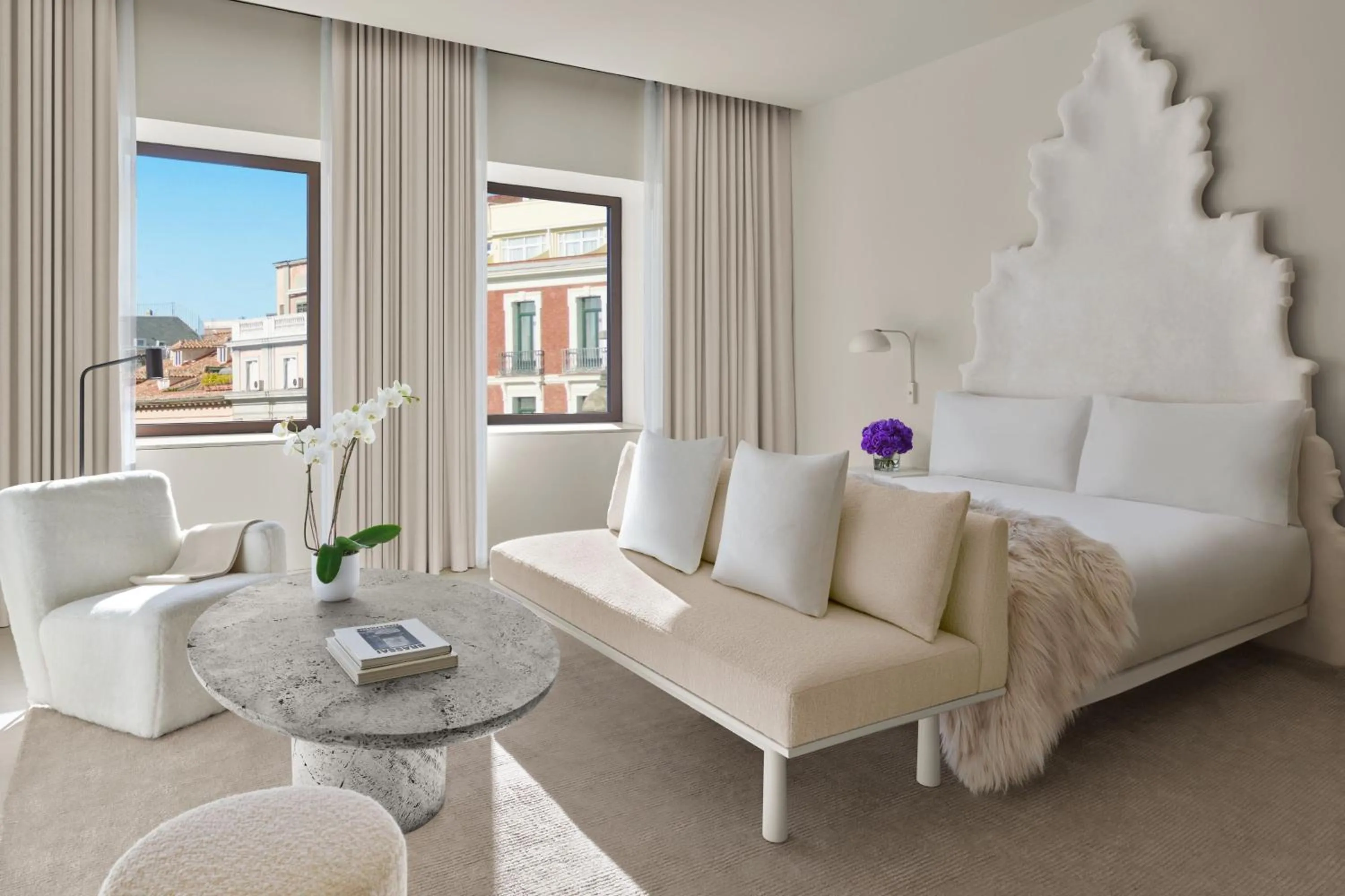 Photo of the whole room, Bed in The Madrid EDITION