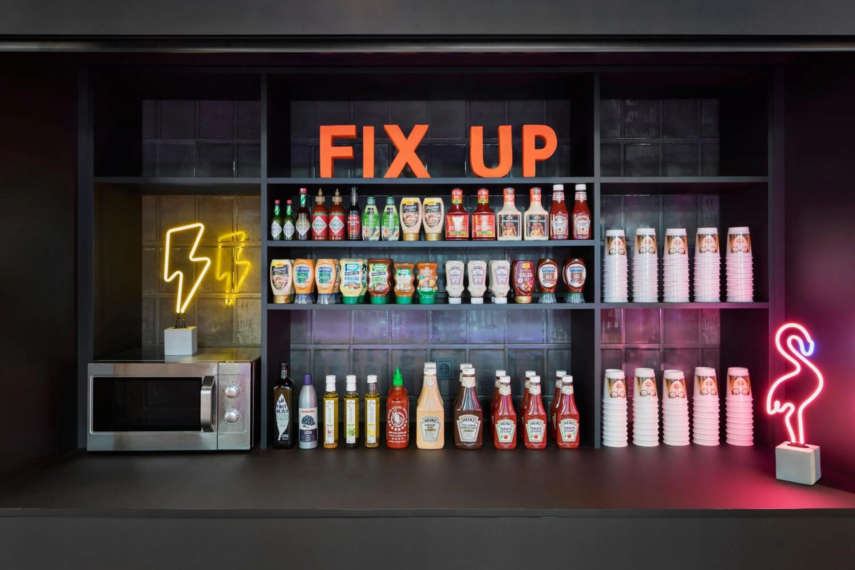 Restaurant/places to eat in Moxy Szczecin City