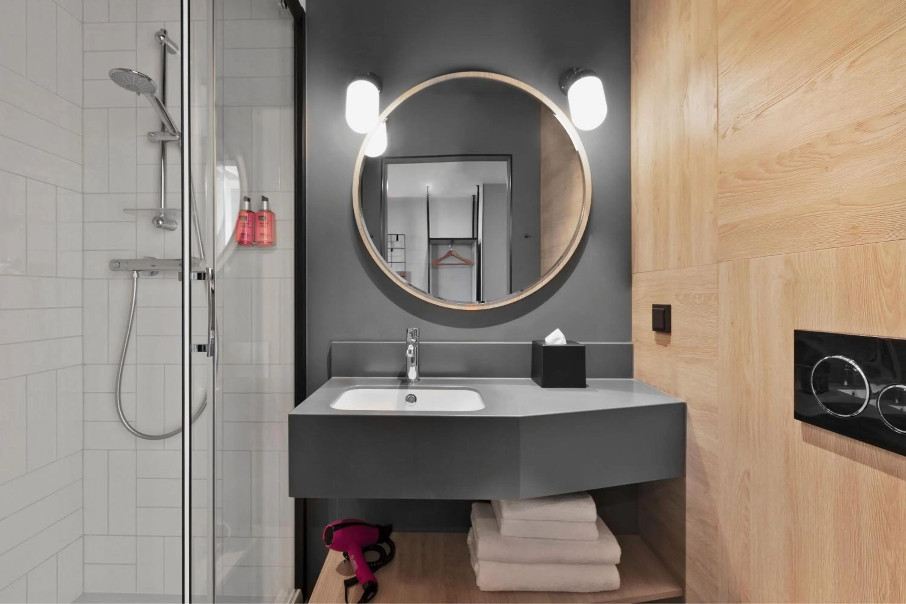 Bathroom in Moxy Szczecin City