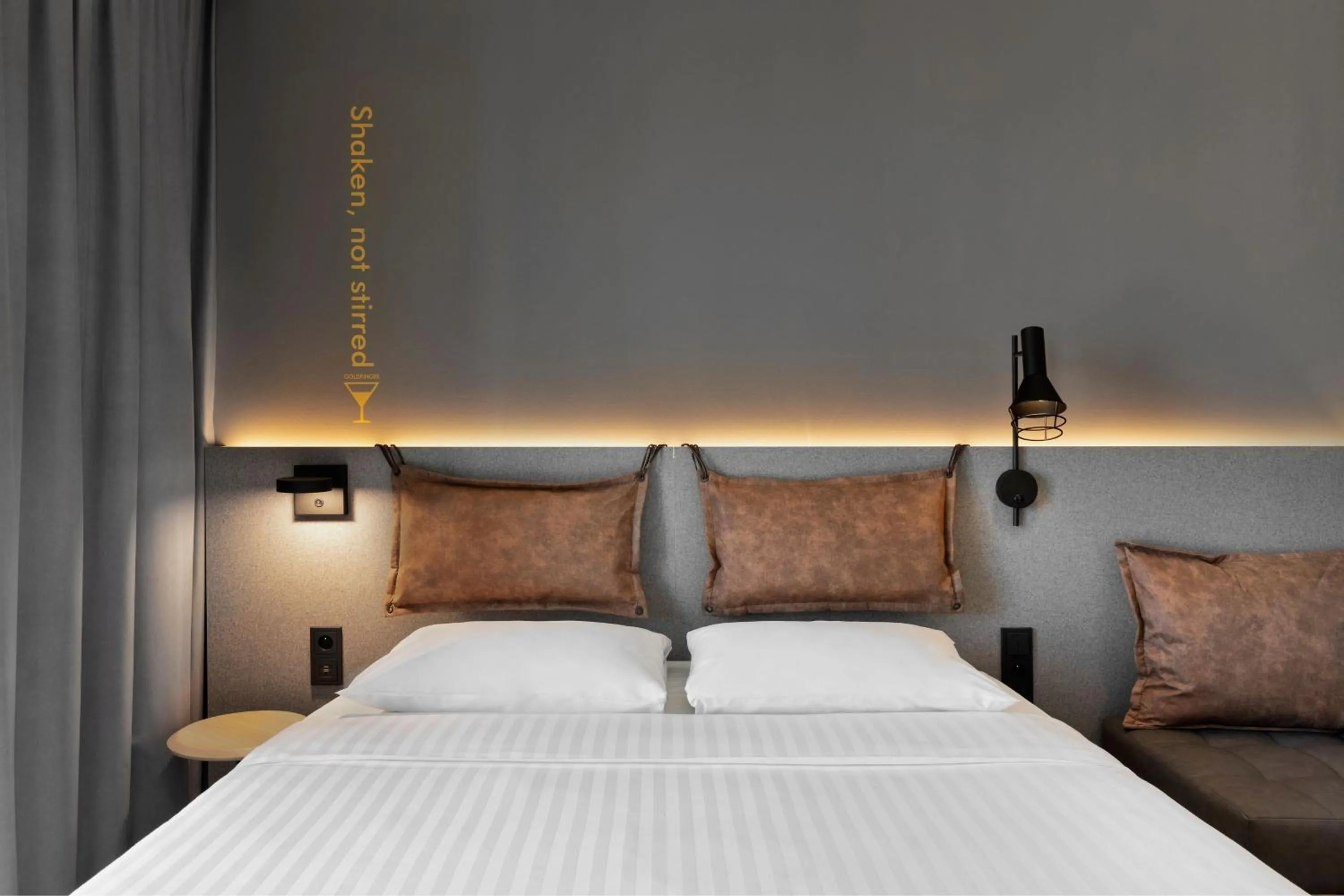 Photo of the whole room, Bed in Moxy Szczecin City