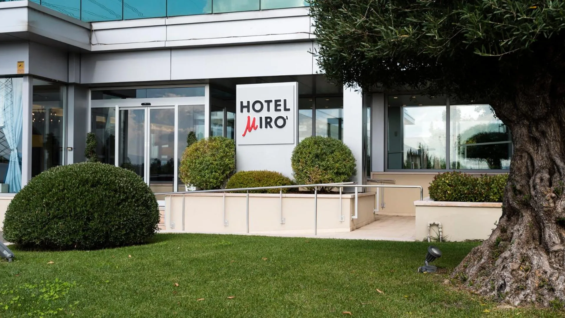 Facade/entrance, Property Building in Hotel Miro'